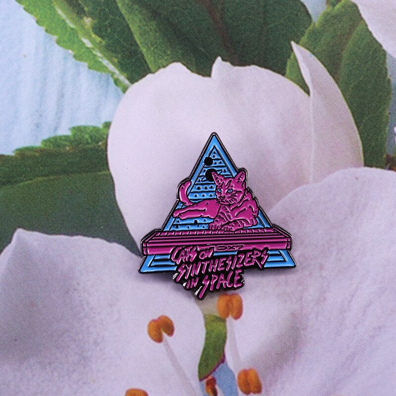 Cat brooch on space synthesizer pop neon light piano keyboard badge creative music accessories
