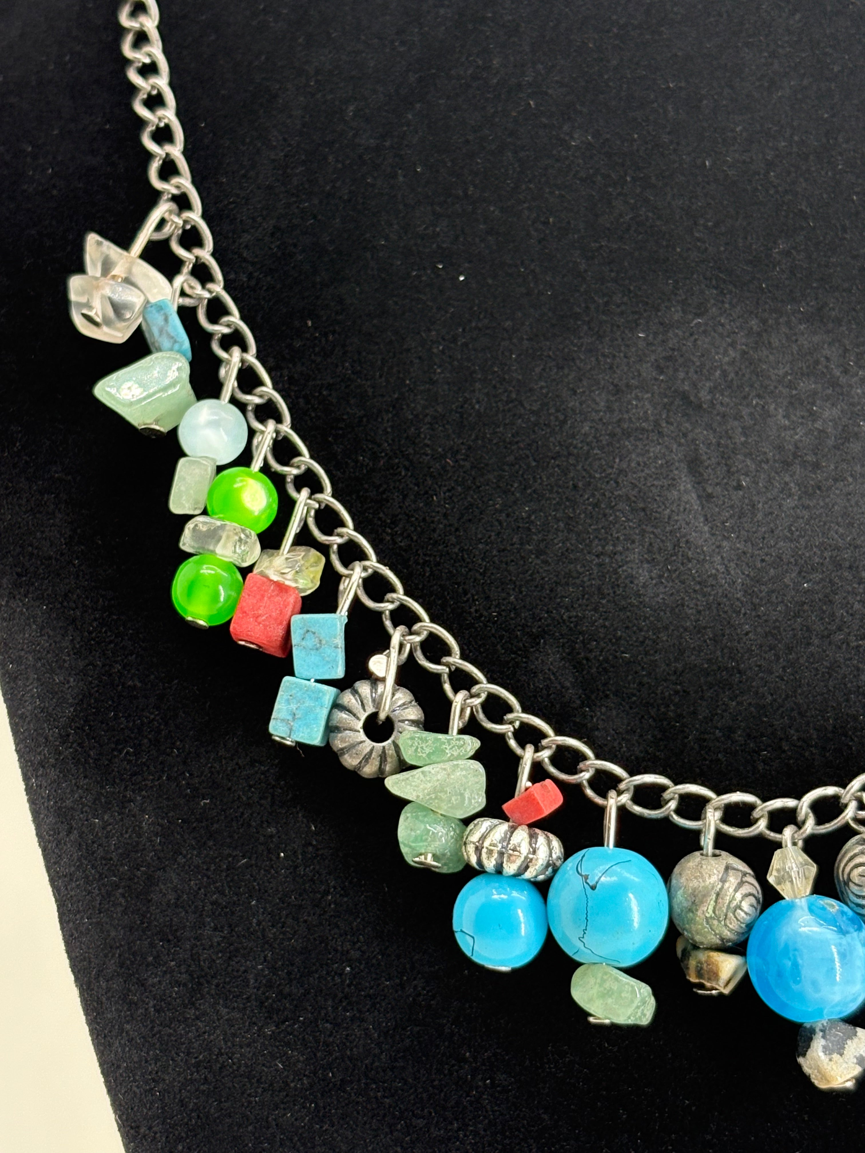 Retro Style Necklace with Multi-colored Beads 9"
