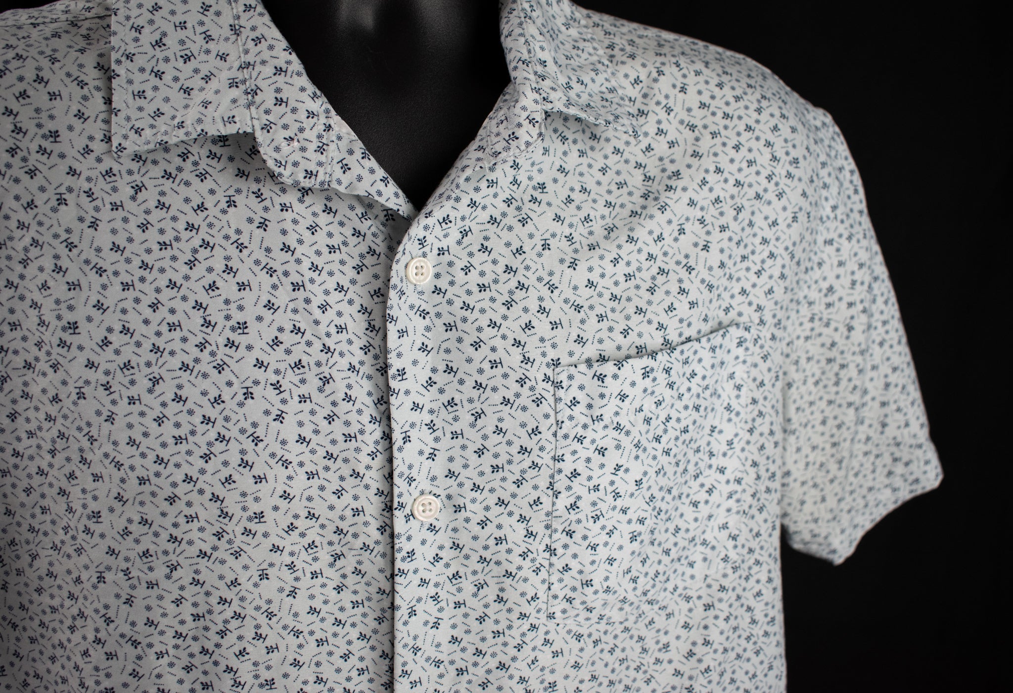 Planet B Mens Dress Up Colar Button Up Short Sleeve Shirt Slim Fit Large Adult White Design
