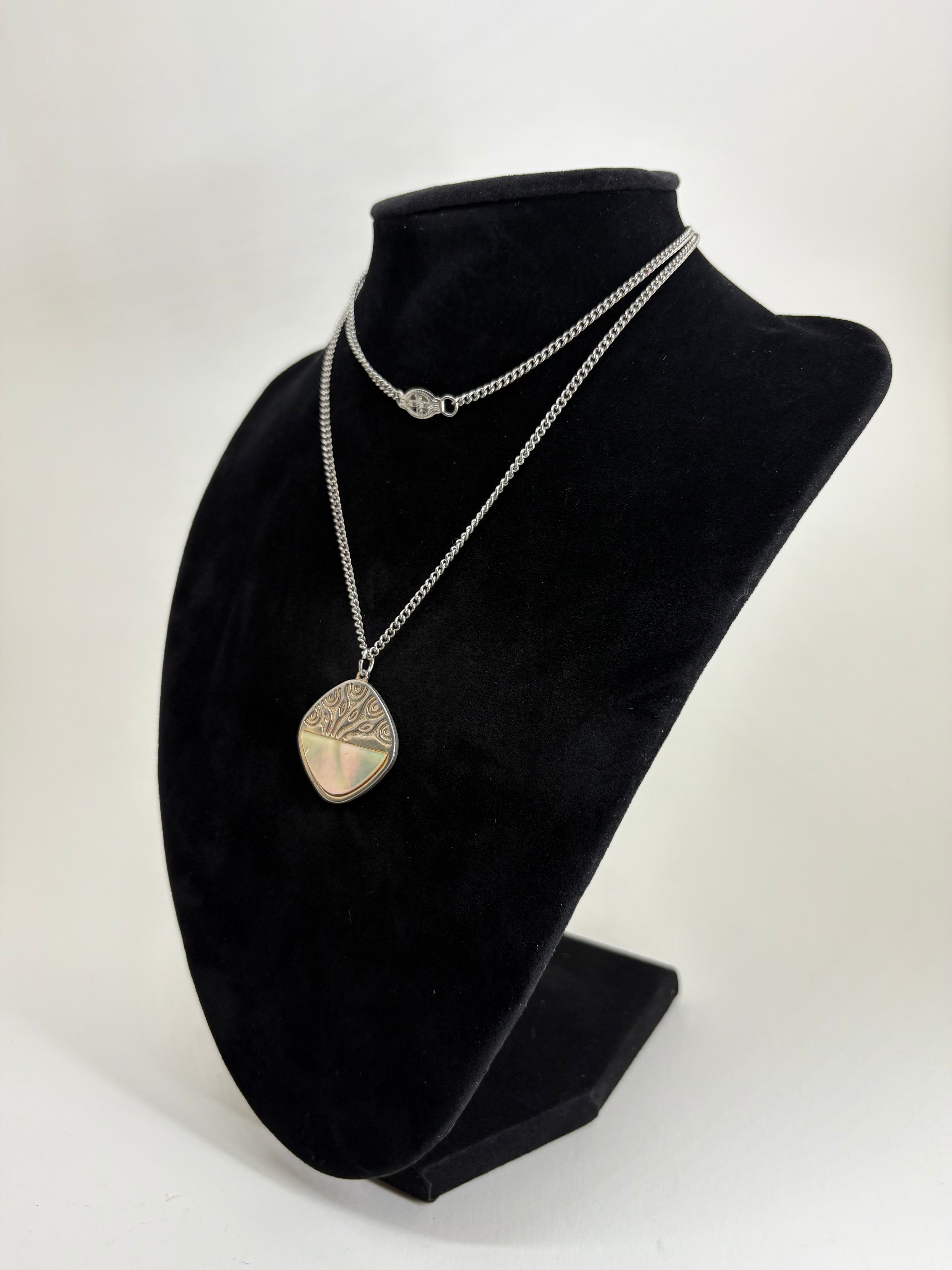 Vintage Mother of Pearl Style Necklace 13.5"