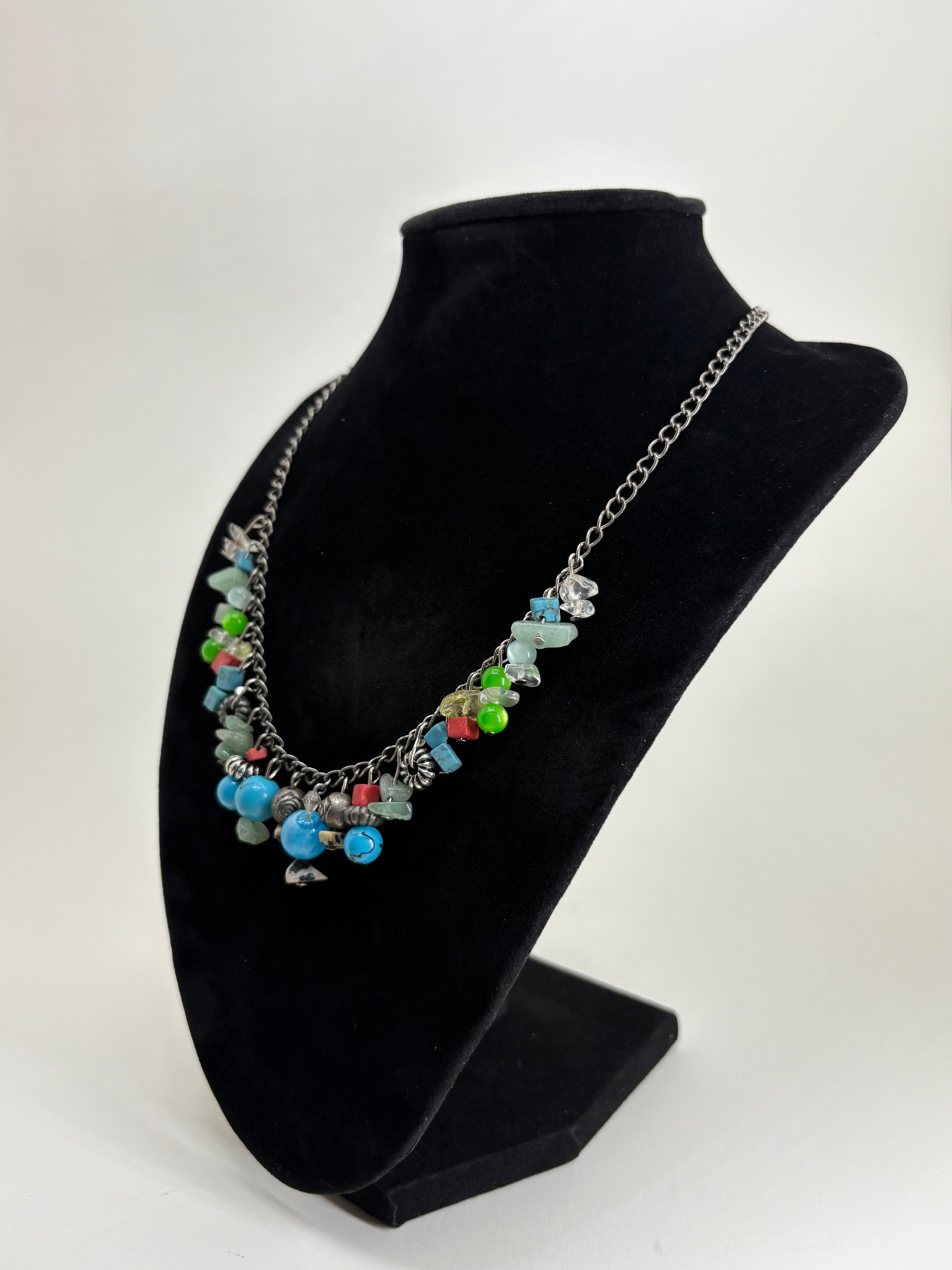 Retro Style Necklace with Multi-colored Beads 9"