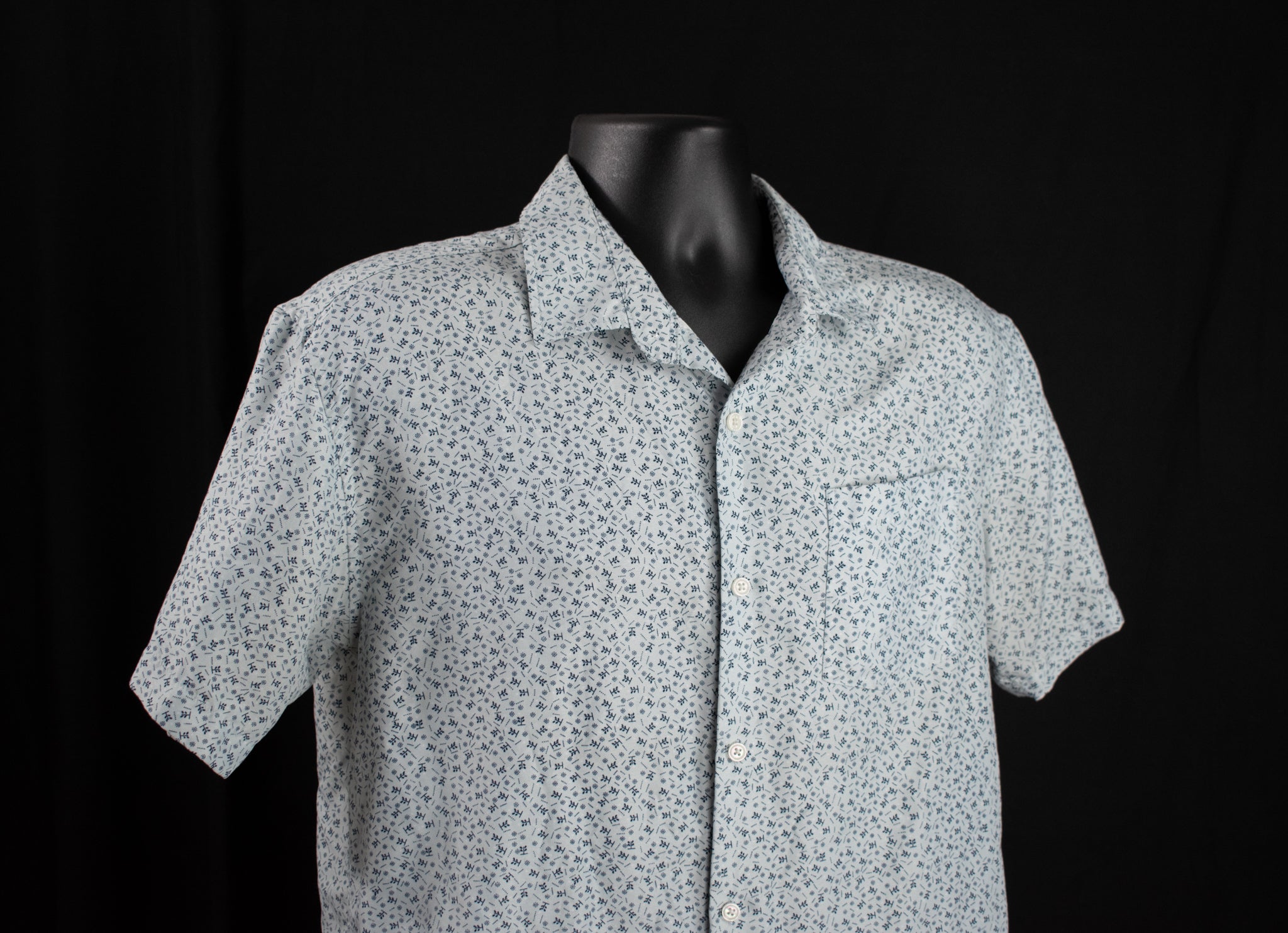 Planet B Mens Dress Up Colar Button Up Short Sleeve Shirt Slim Fit Large Adult White Design