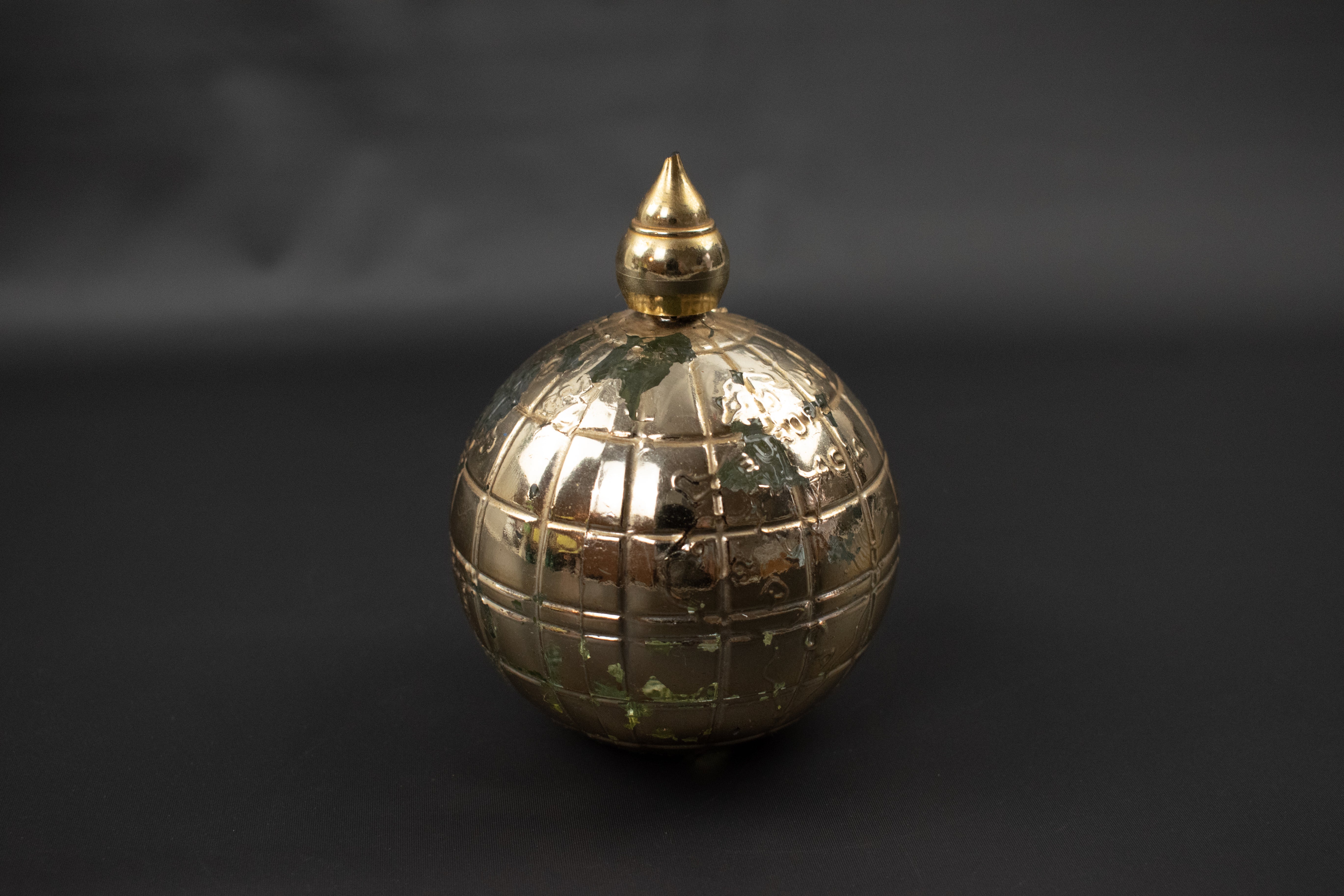 Avon Bottle Globe Gold Brown Decanter Used