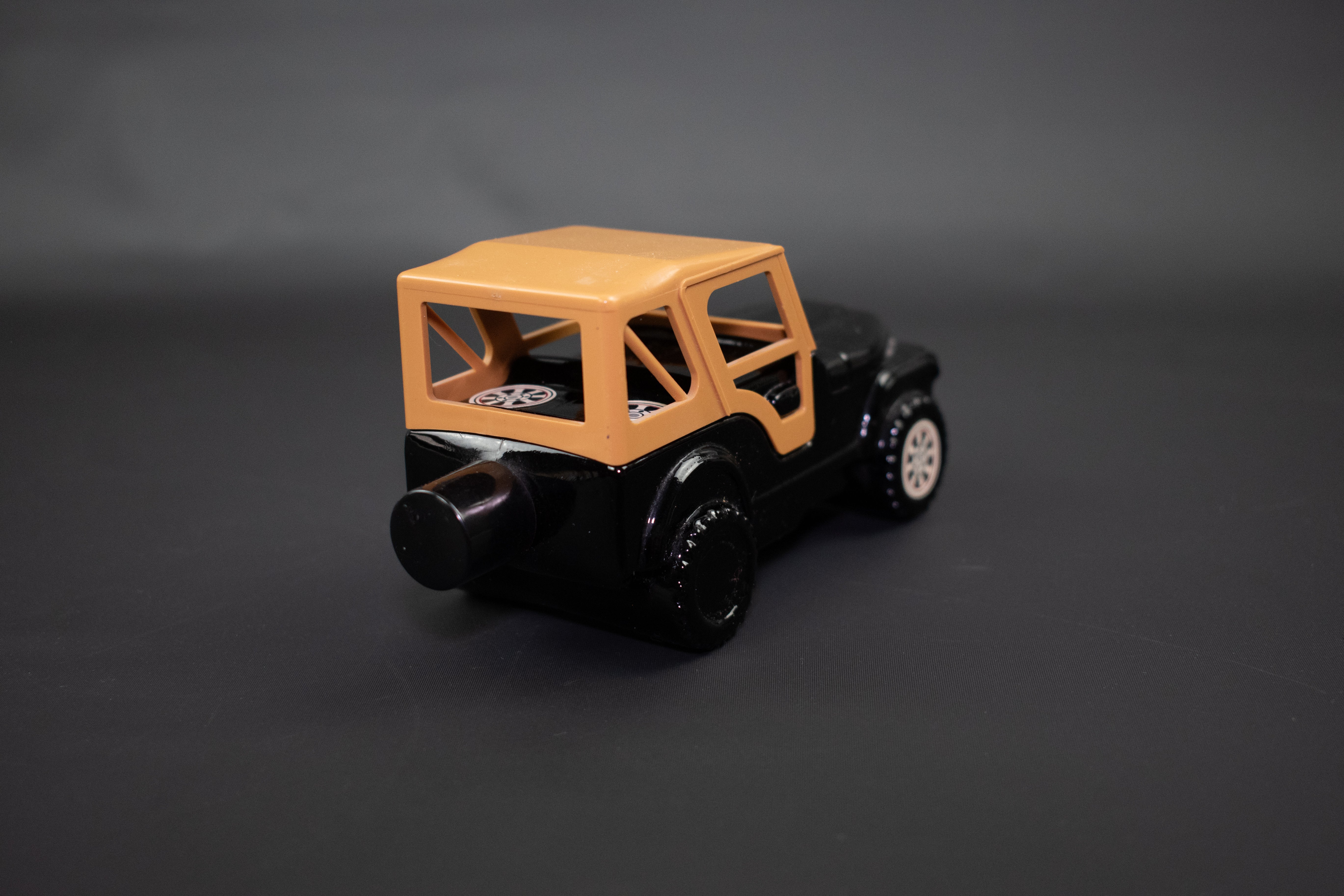 Avon Jeep Renegade Decanter Trazarra Cologne Black Jeep Filled used