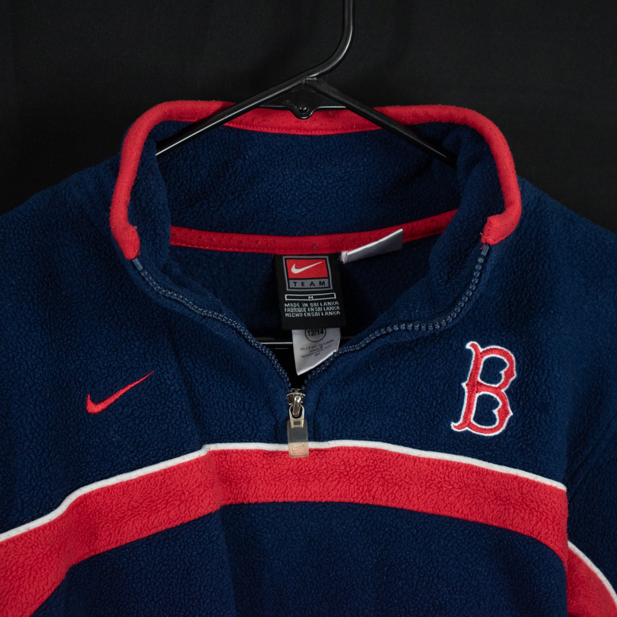 Boston Red Sox Medium Nike MLB Baseball Kids Pullover Sweater Size 12-14 Used