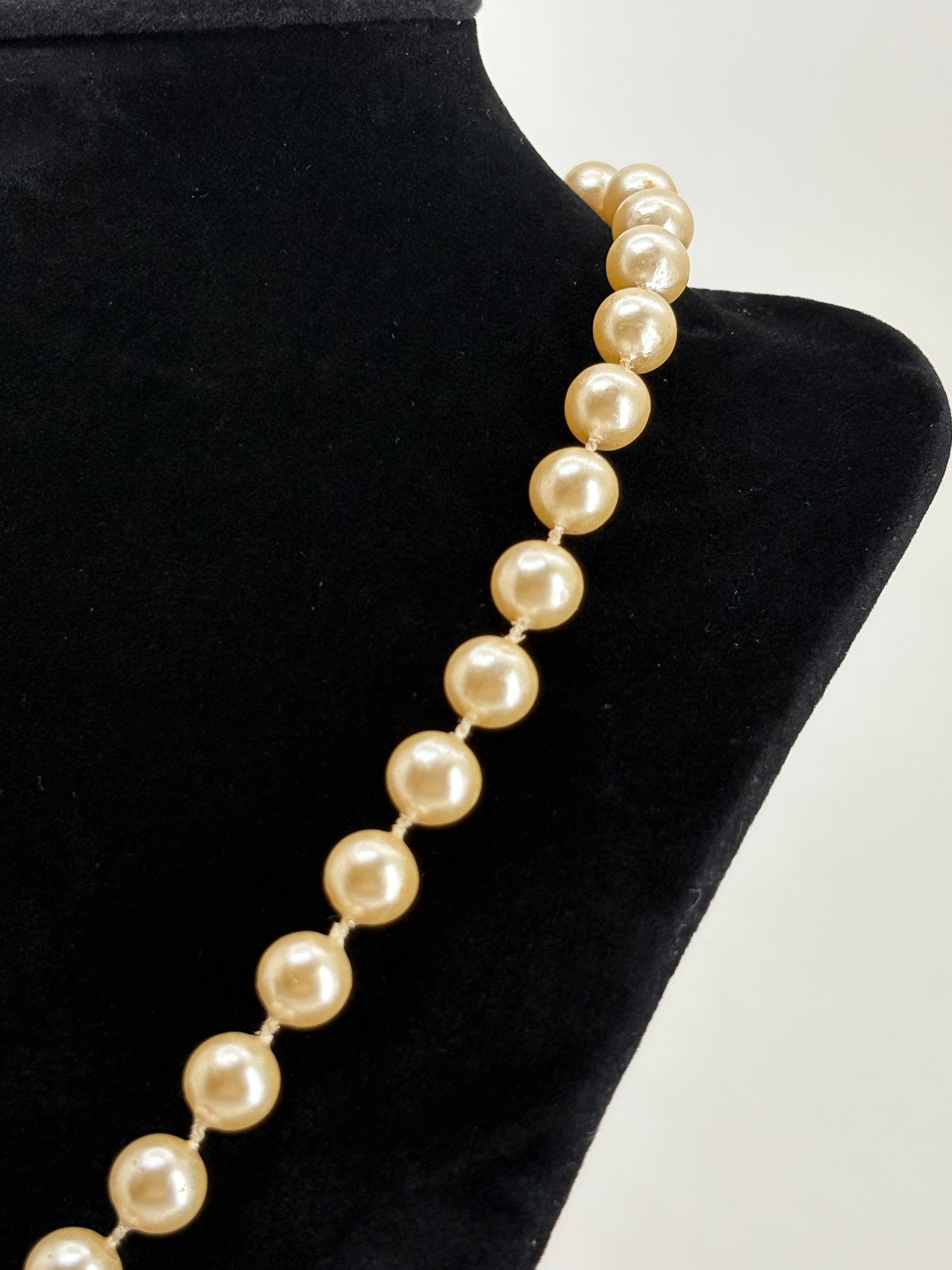 Vintage Faux Pearl Necklace 8.5"