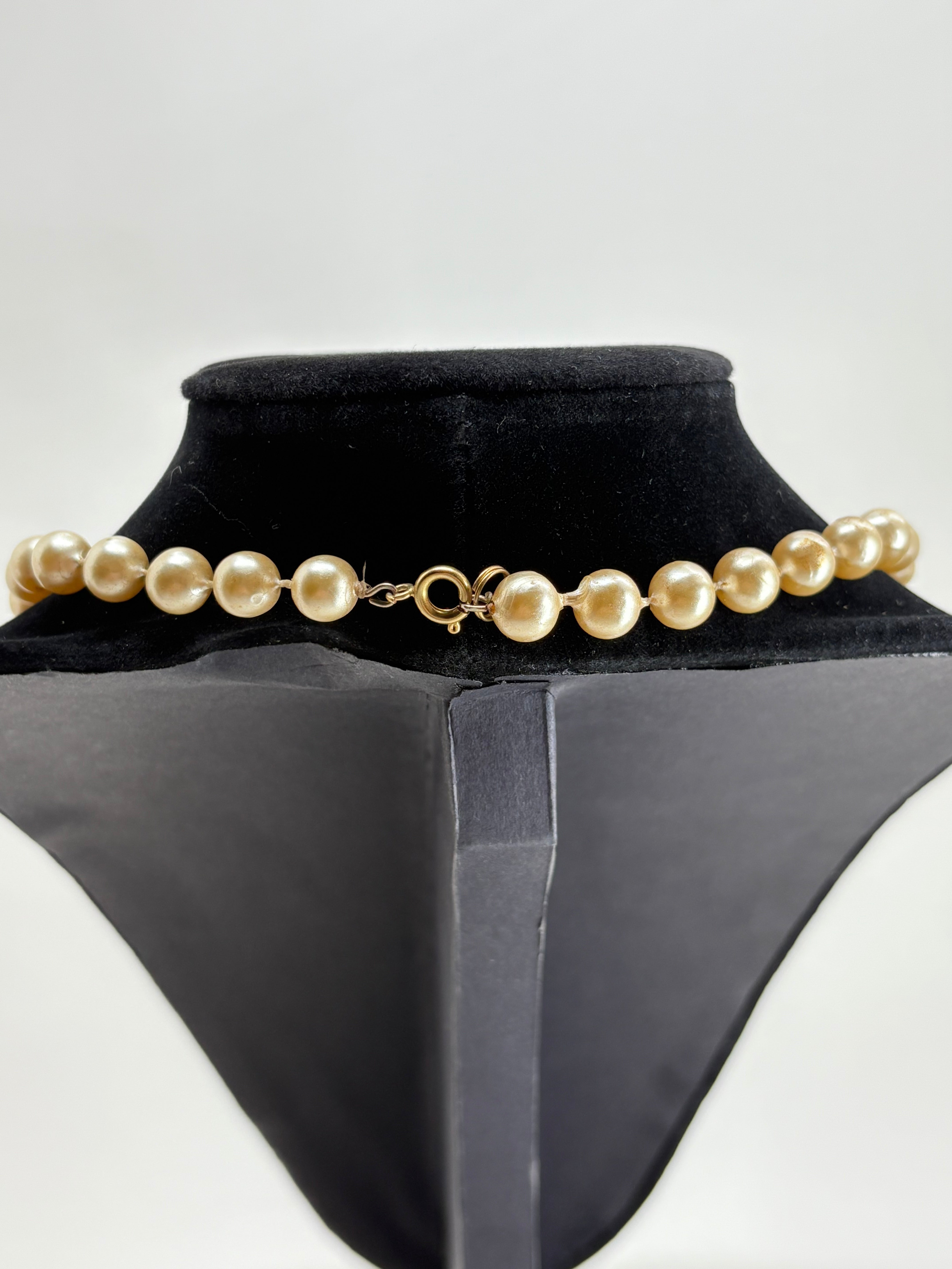 Vintage Faux Pearl Necklace 8.5"