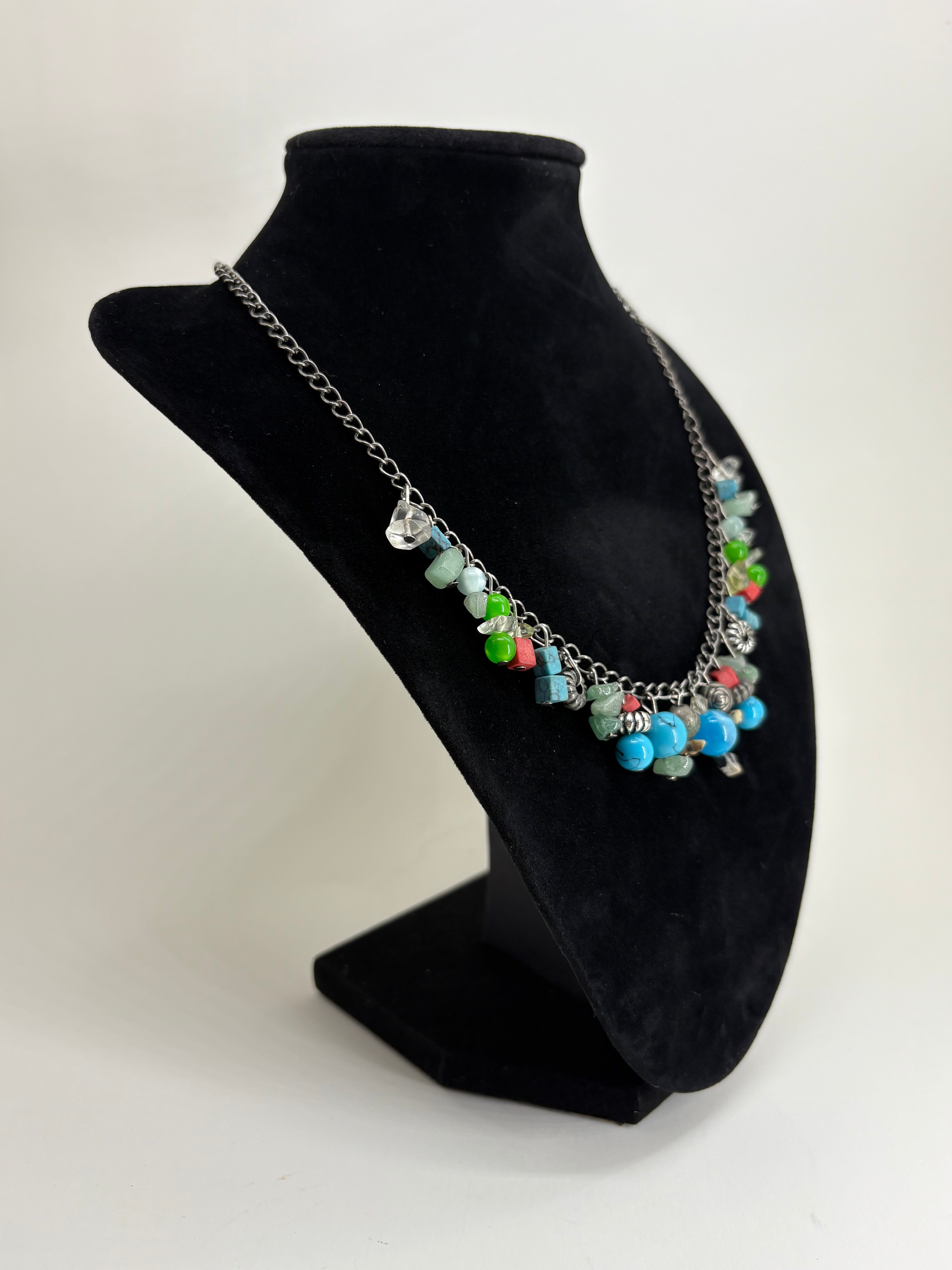 Retro Style Necklace with Multi-colored Beads 9"