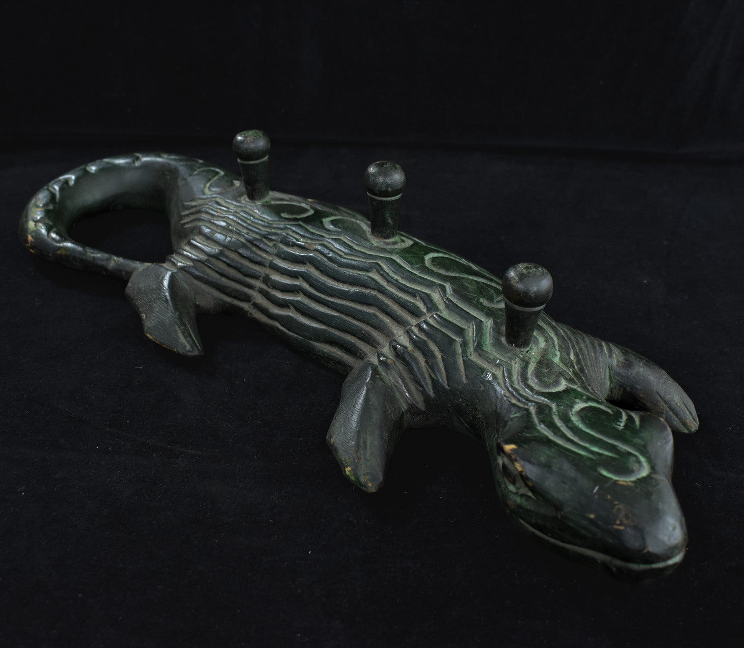 Vintage Lizard Wood Green Wall Hanging Home Decor Used