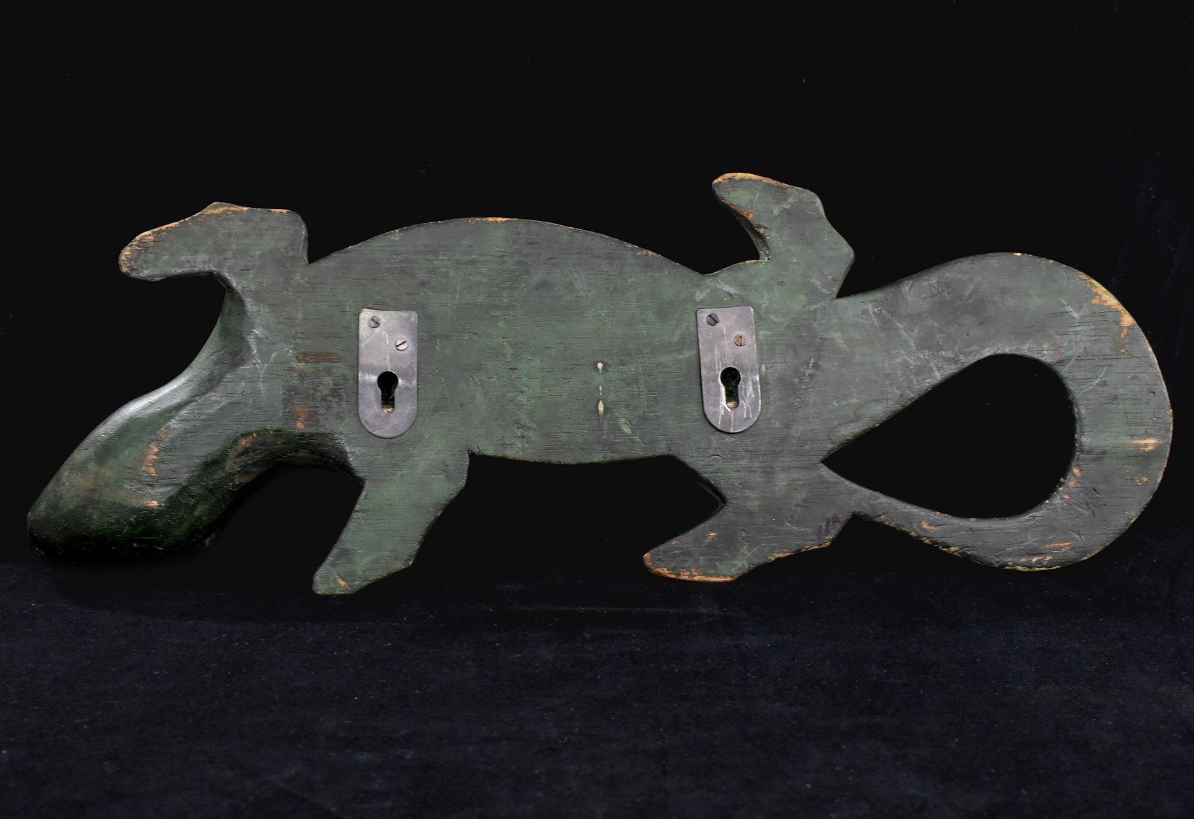 Vintage Lizard Wood Green Wall Hanging Home Decor Used