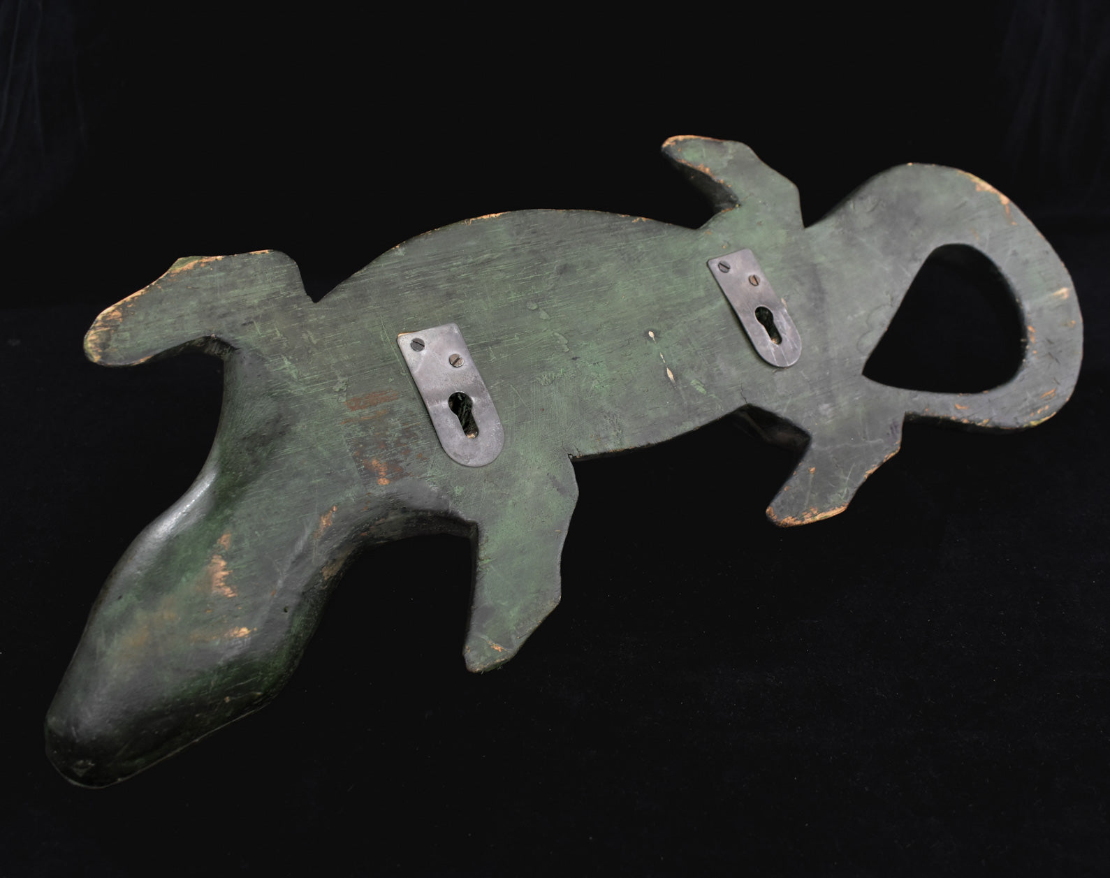 Vintage Lizard Wood Green Wall Hanging Home Decor Used