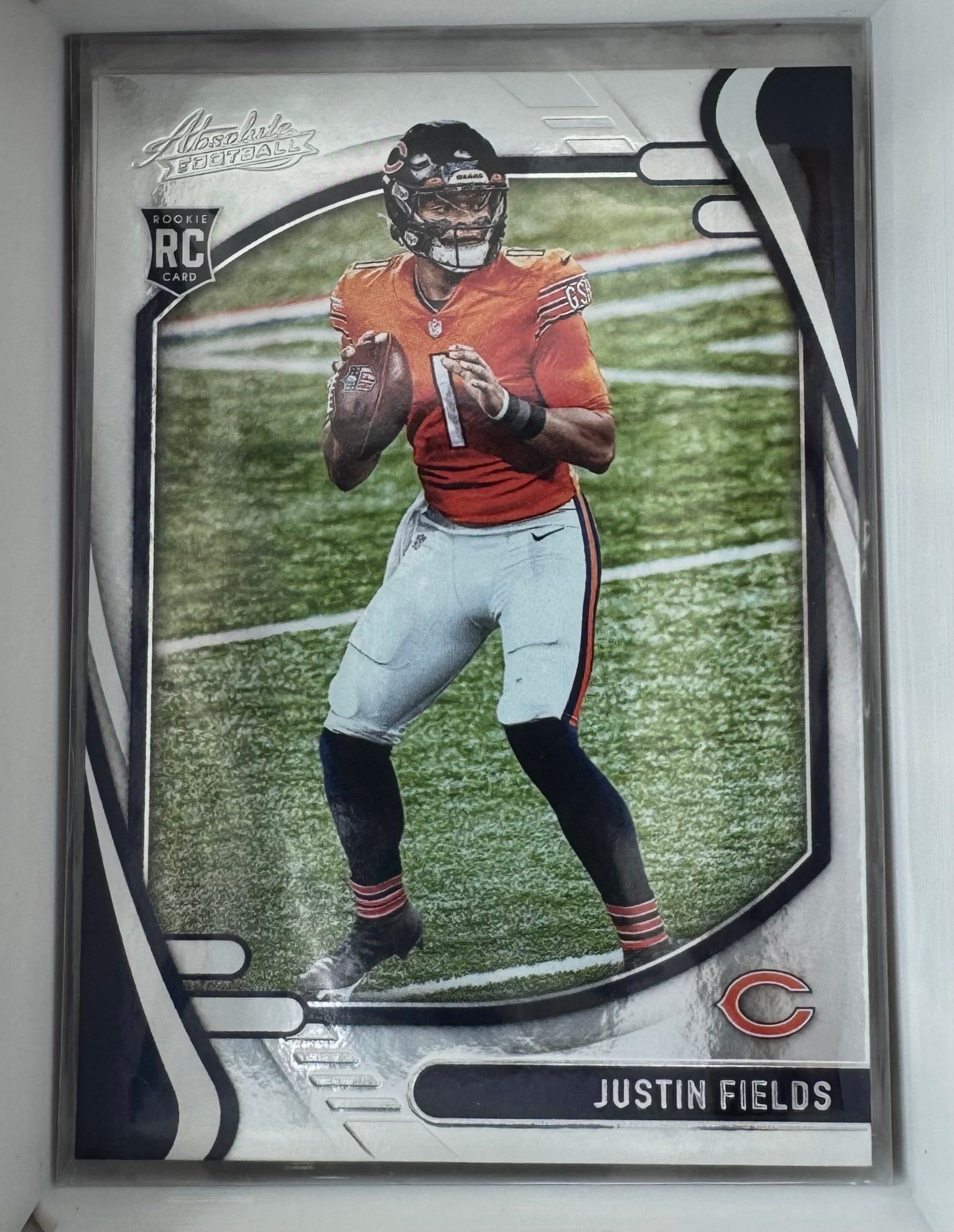 Justin Fields No.108 Rookie Absolute Football 2021 Chicago Bears