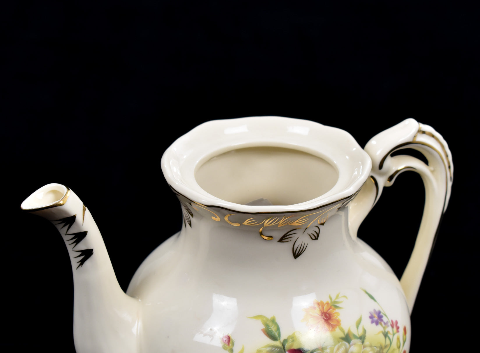 Flowering Shrubs Image Ivory Ceramic Tea Pot Floral Vintage Teapot 29oz