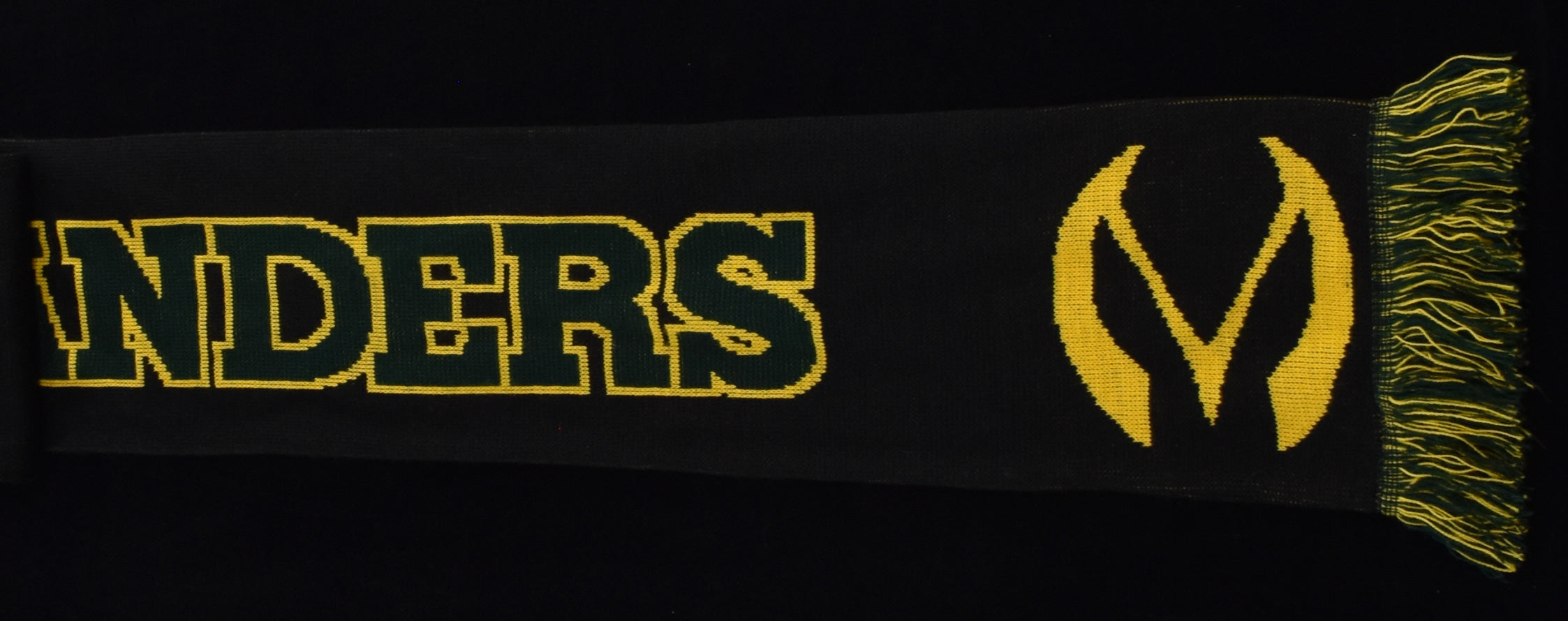 Highlanders Scarf Black Gold Green Used