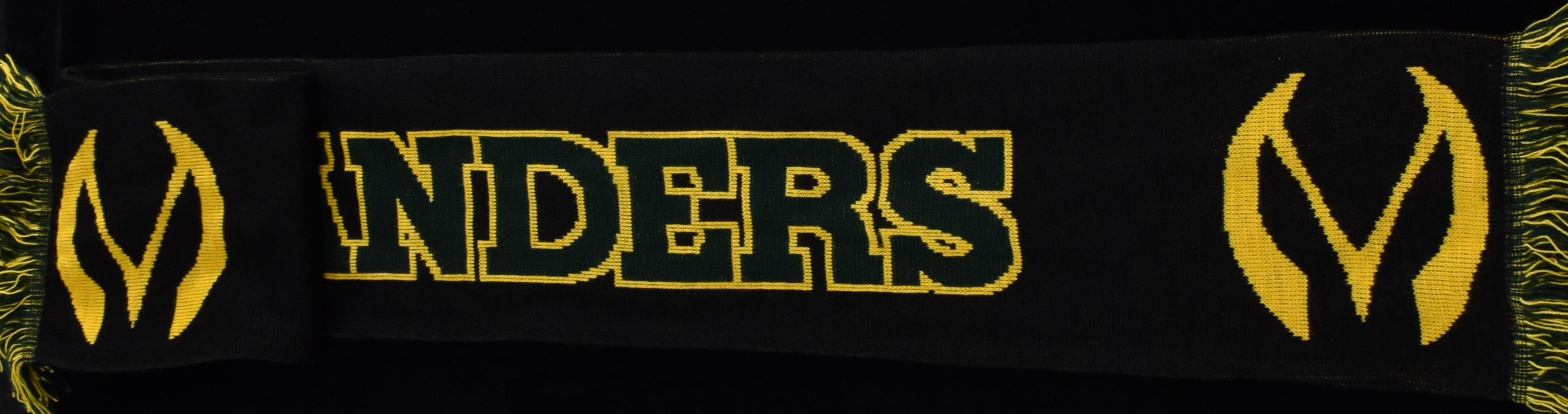 Highlanders Scarf Black Gold Green Used