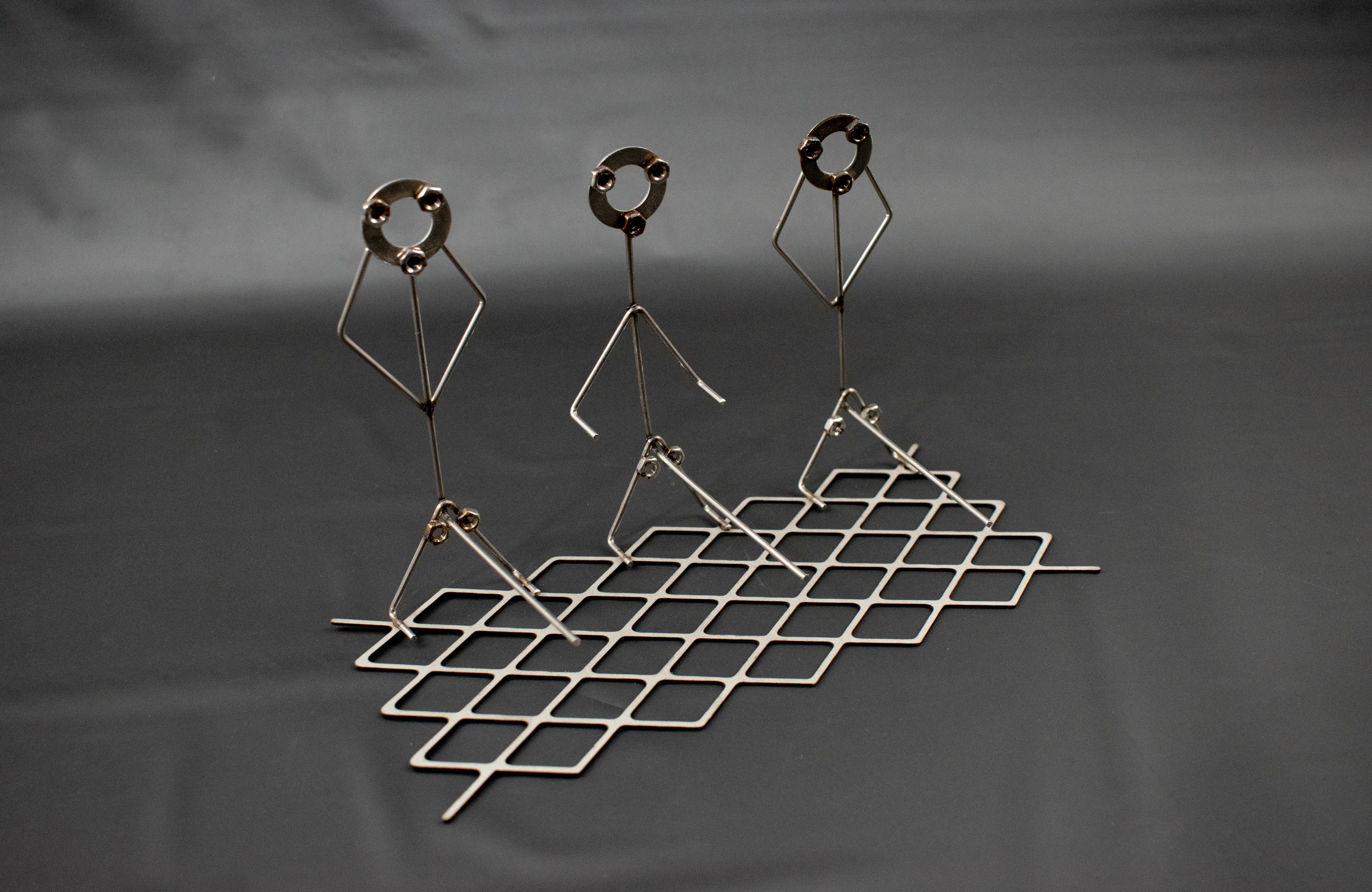 Hot Dog Grill Holder BBQ Brat Steel Hot Dog Marshmallow Roasters Triple BBQ Metal Art BBQ Guy