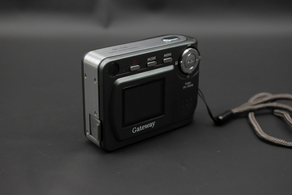Vintage Gateway DC-T20 2.0M Super Digital Camera Untested