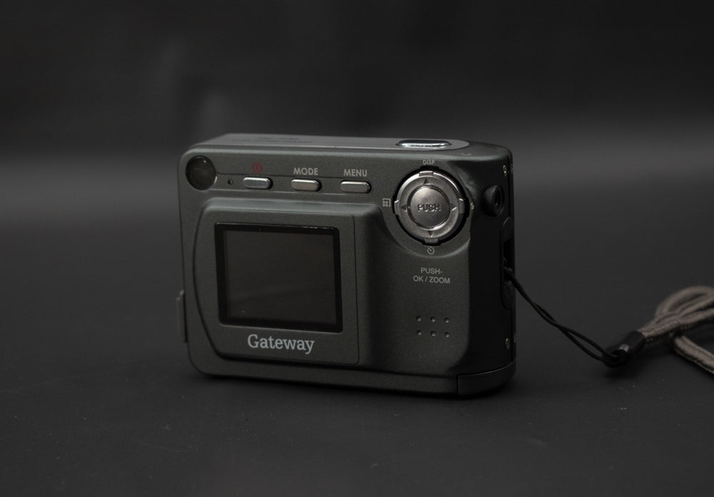 Vintage Gateway DC-T20 2.0M Super Digital Camera Untested
