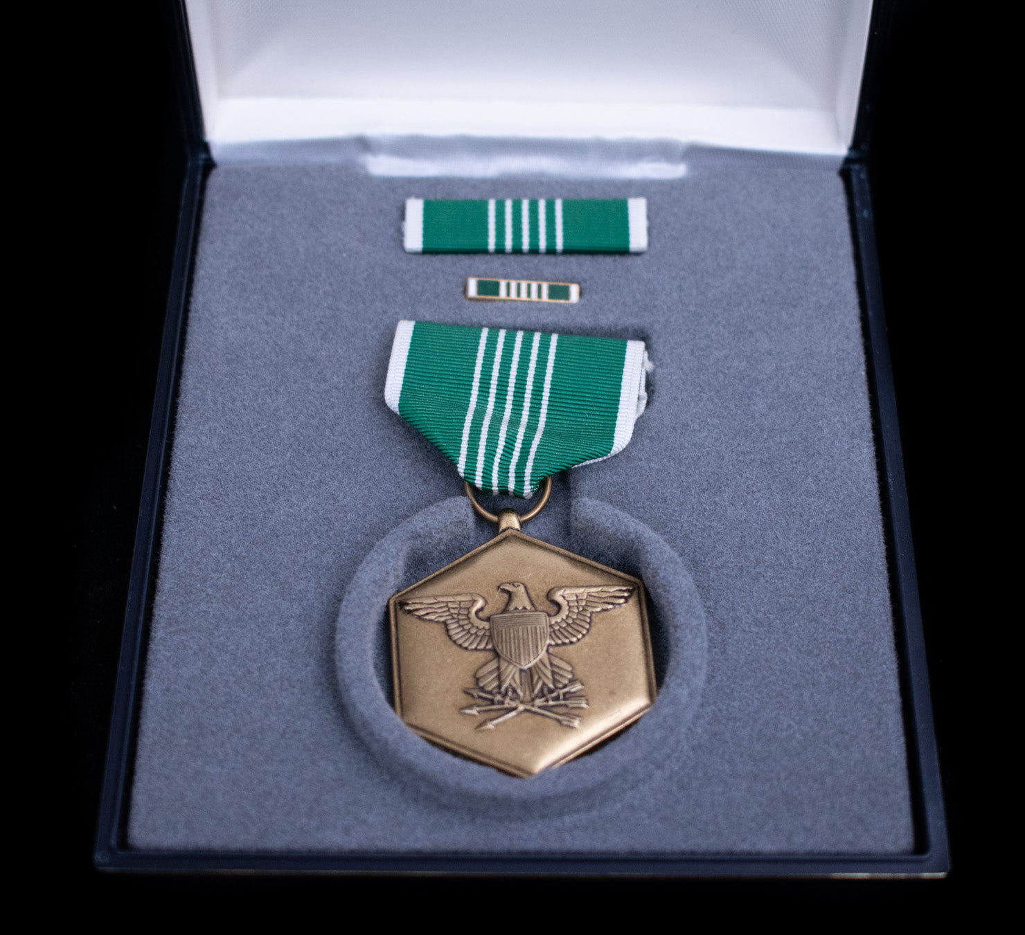 Army Commendation Green and White USA Medal, Ribbon Display Case USED
