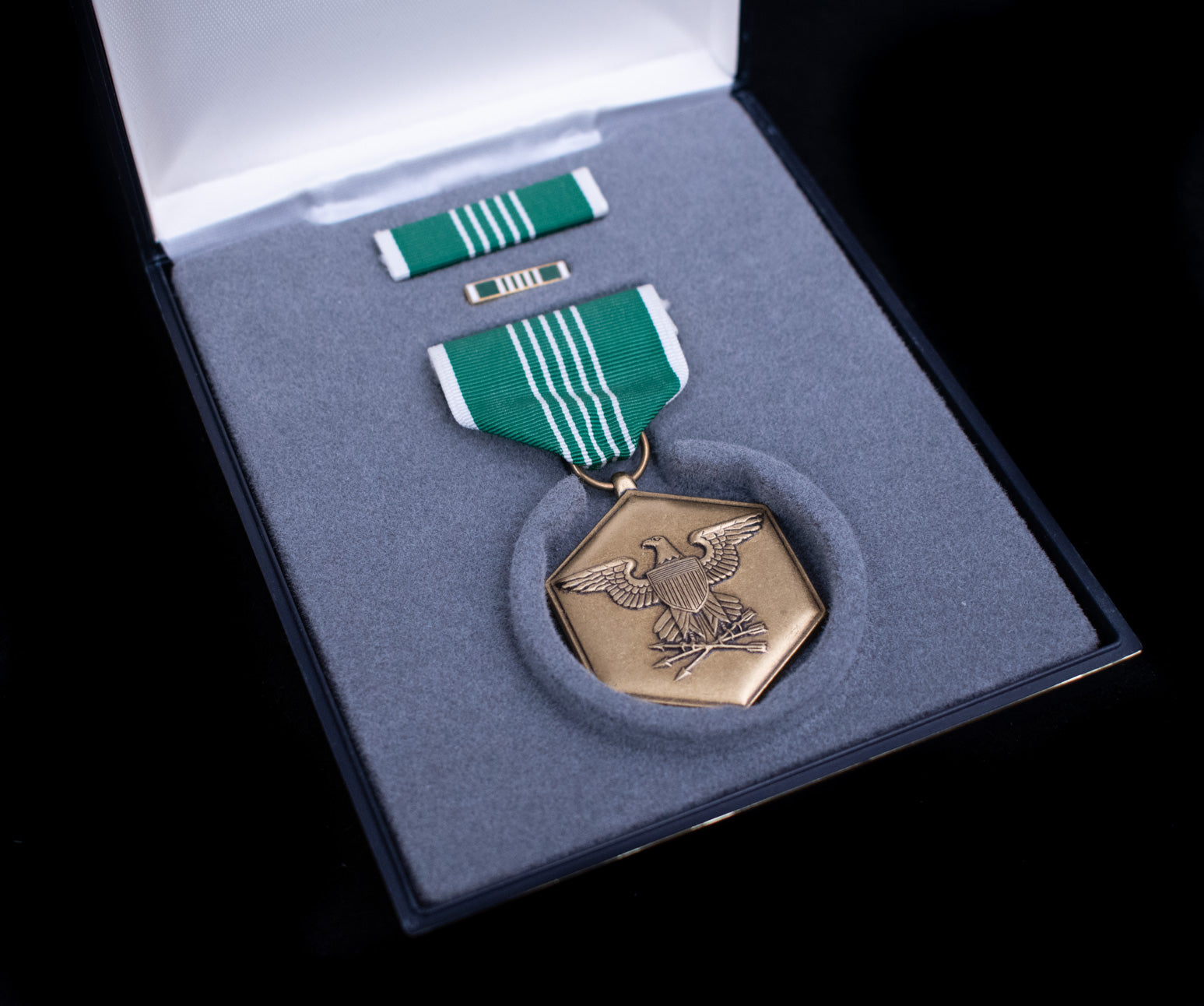 Army Commendation Green and White USA Medal, Ribbon Display Case USED