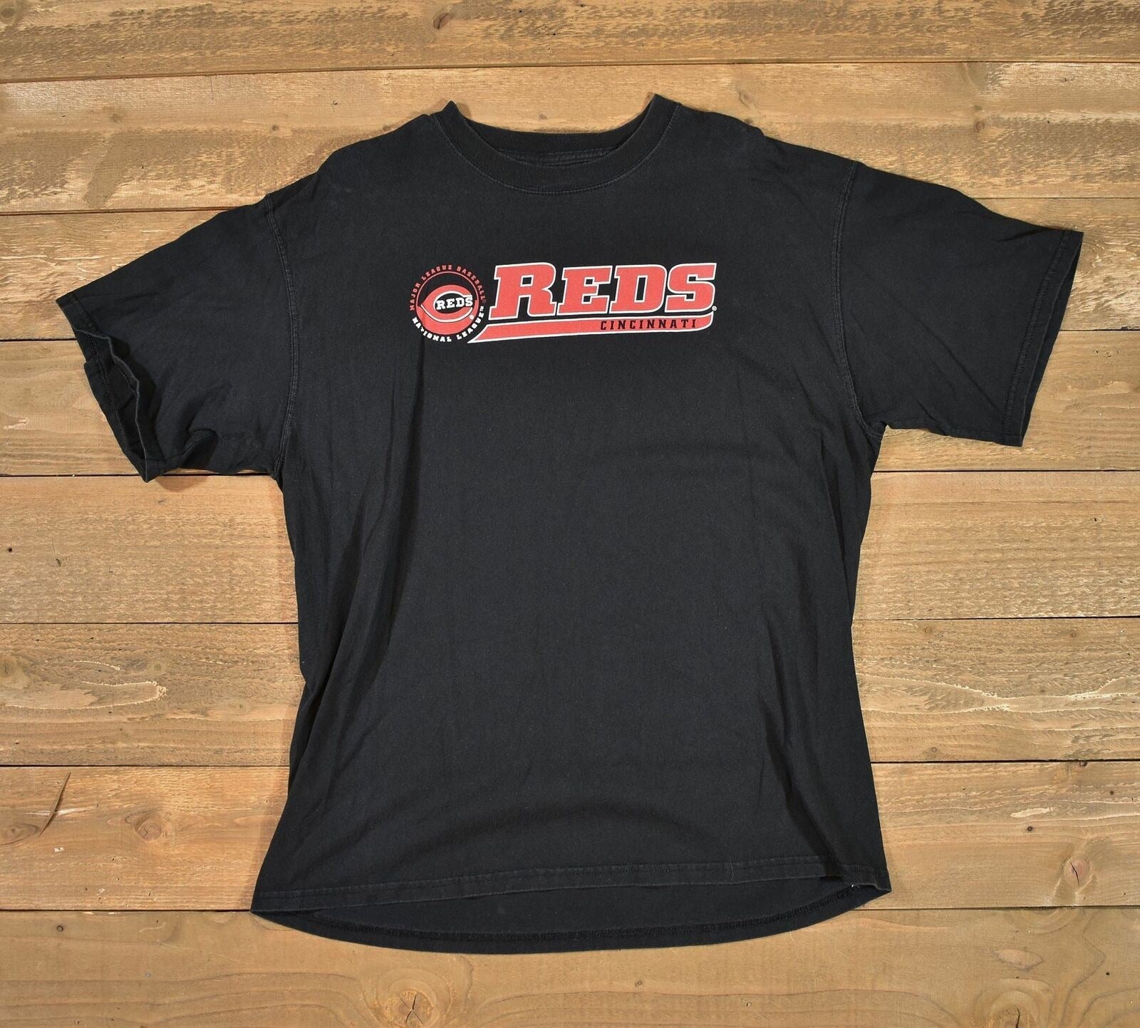 Cincinnati Reds MLB Baseball t-shirt  XL Mens Shirt Used Authentic Majestic Blac