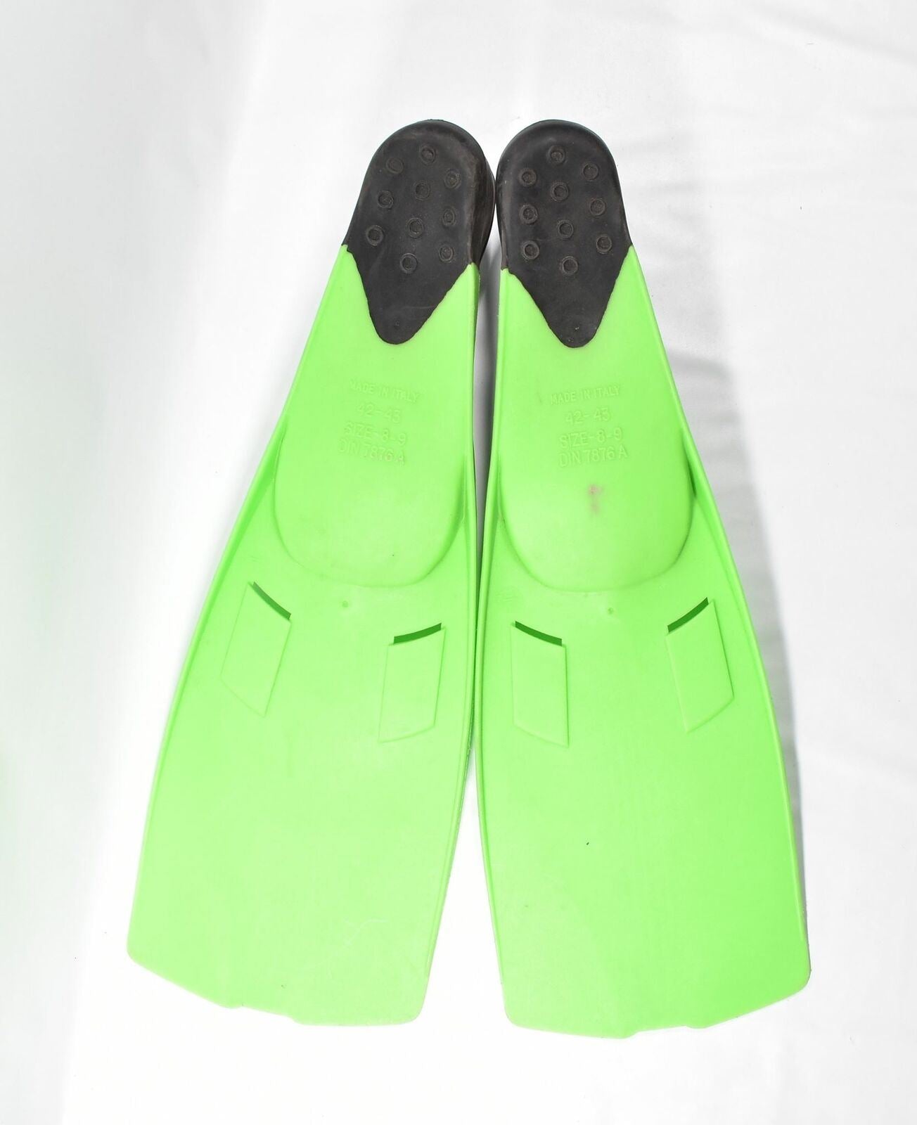 Sea Quest Horizon 2 Green Diving Flippers Italy 42-43 Size 8-9 USED
