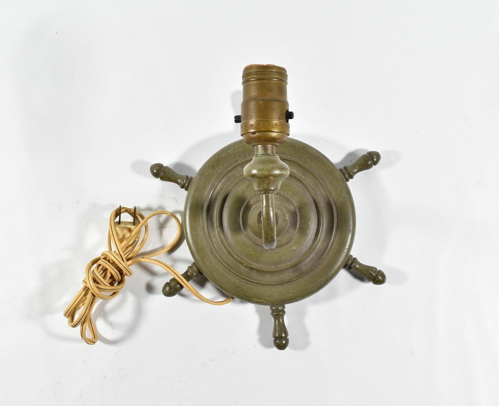 The American Colonial Line No. P-1 Wall Lamp Ship Wheel Vintage Used