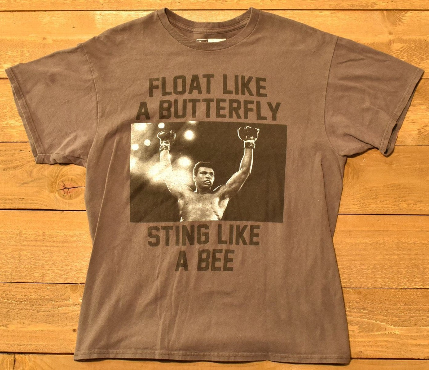 Ali Mens Large T-shirt Float like a butter Fly Used authentic TM branded name