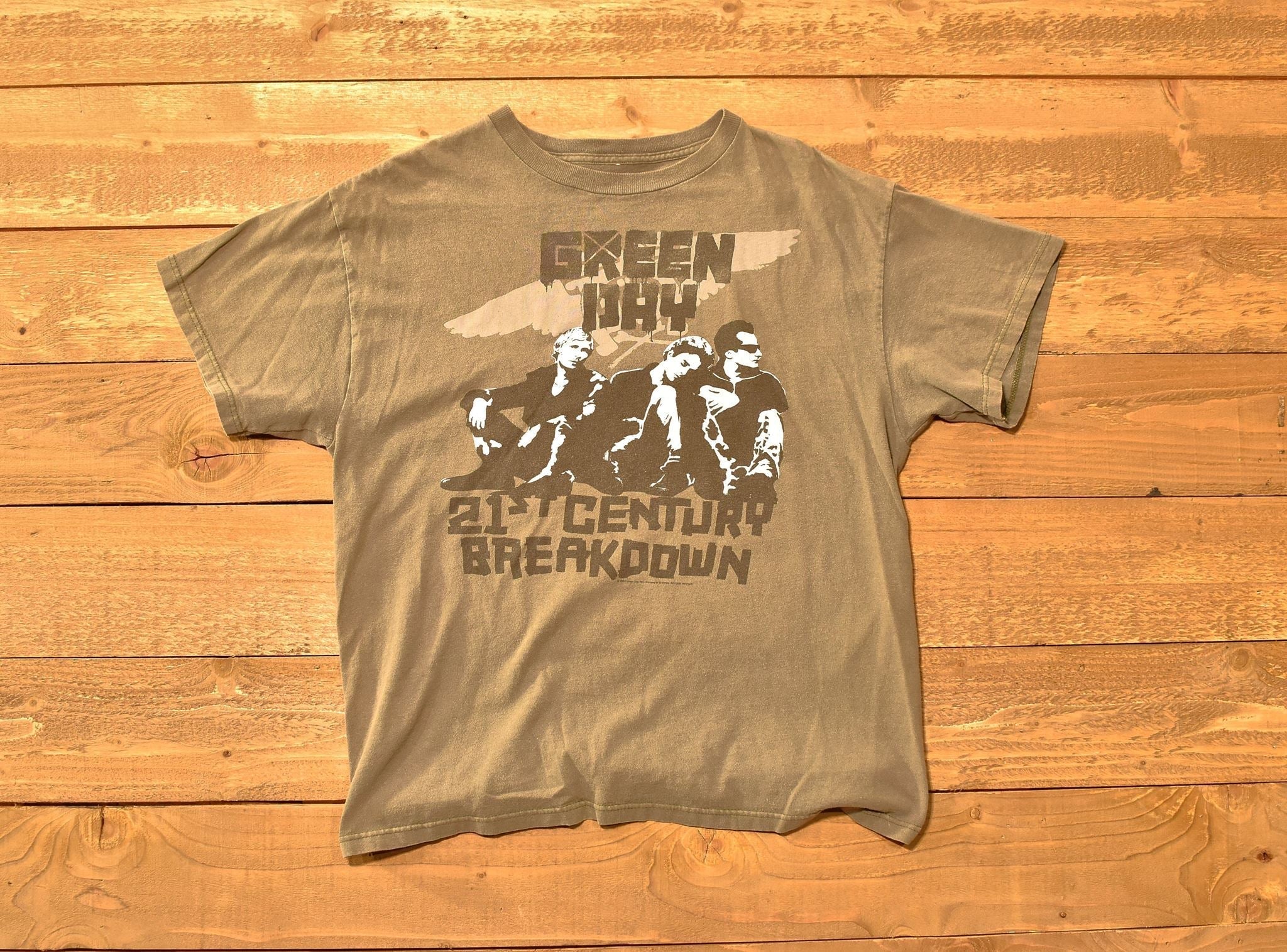 Green Day t shirt large mens faded vintage look 21st Century Breakdown 2010 Band