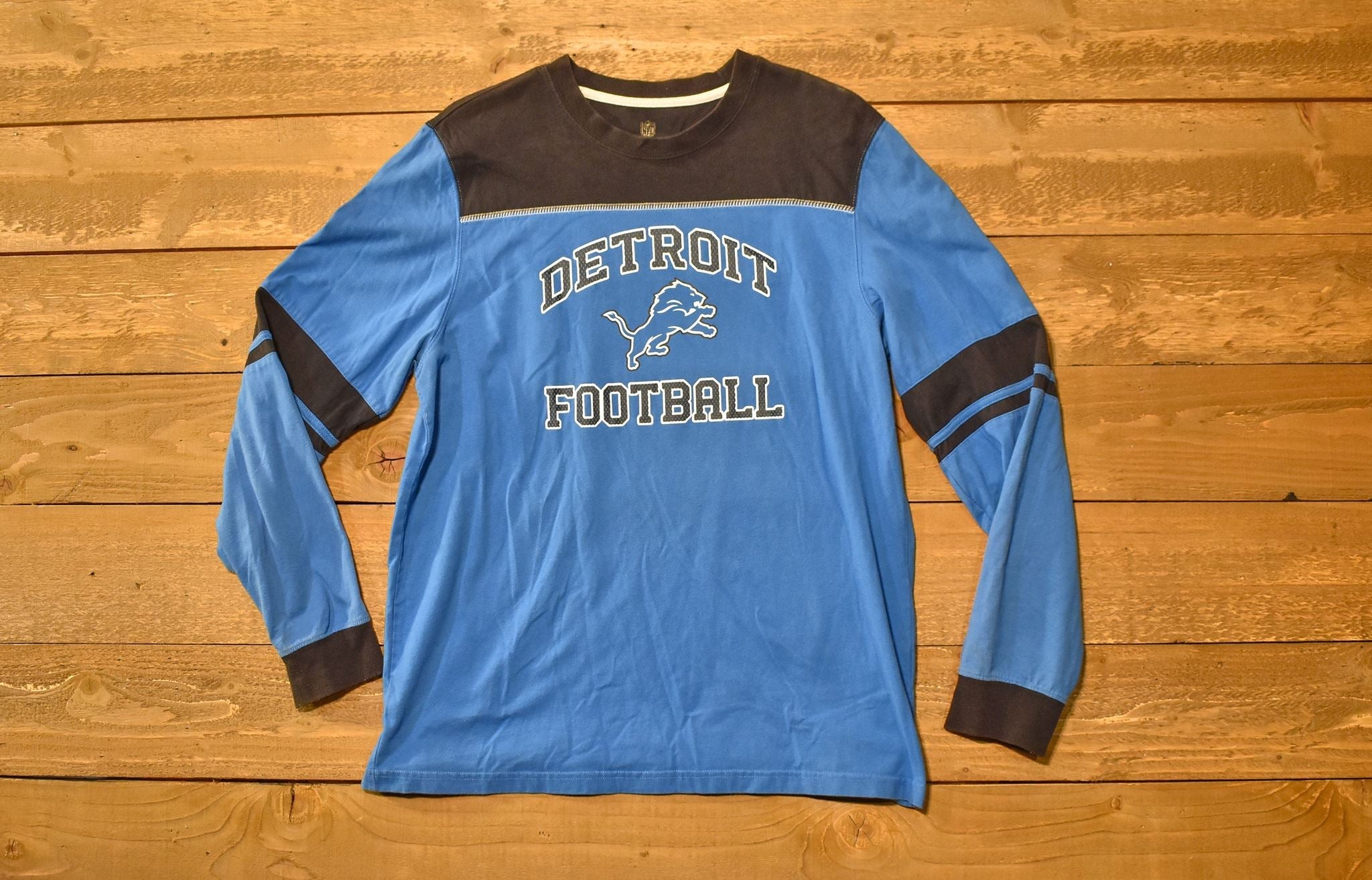 Detroit Lions XL Long sleeves mens shirt NFL authentic branded logo. Used