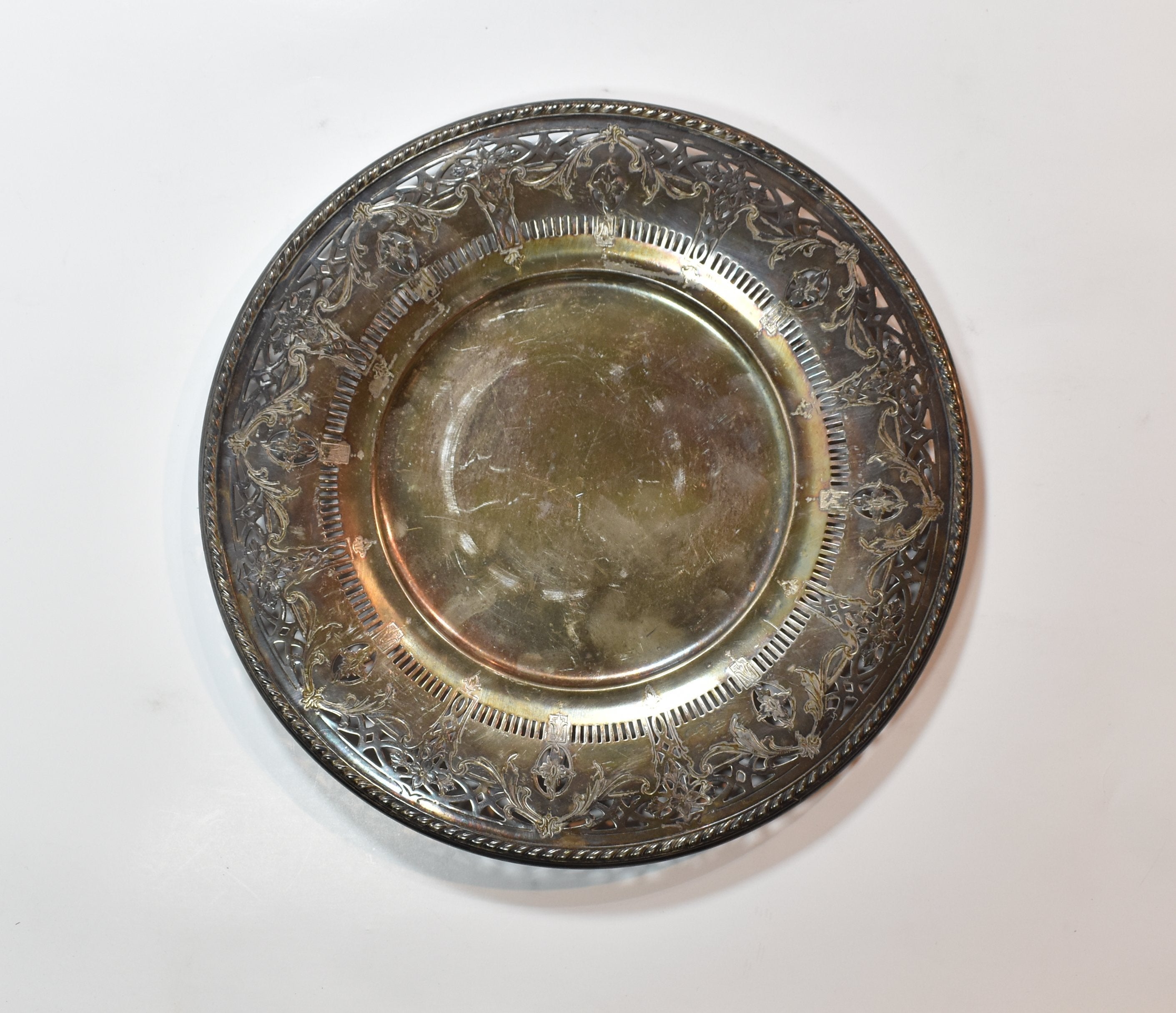 Vintage silver plate wm rogers plate 620 1920s used decretive plate