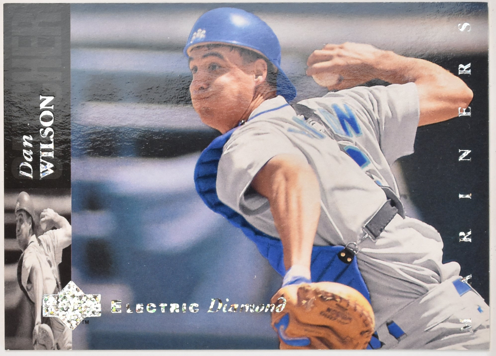Dan Wilson 240 Upper Deck Electric Diamond Card 1994