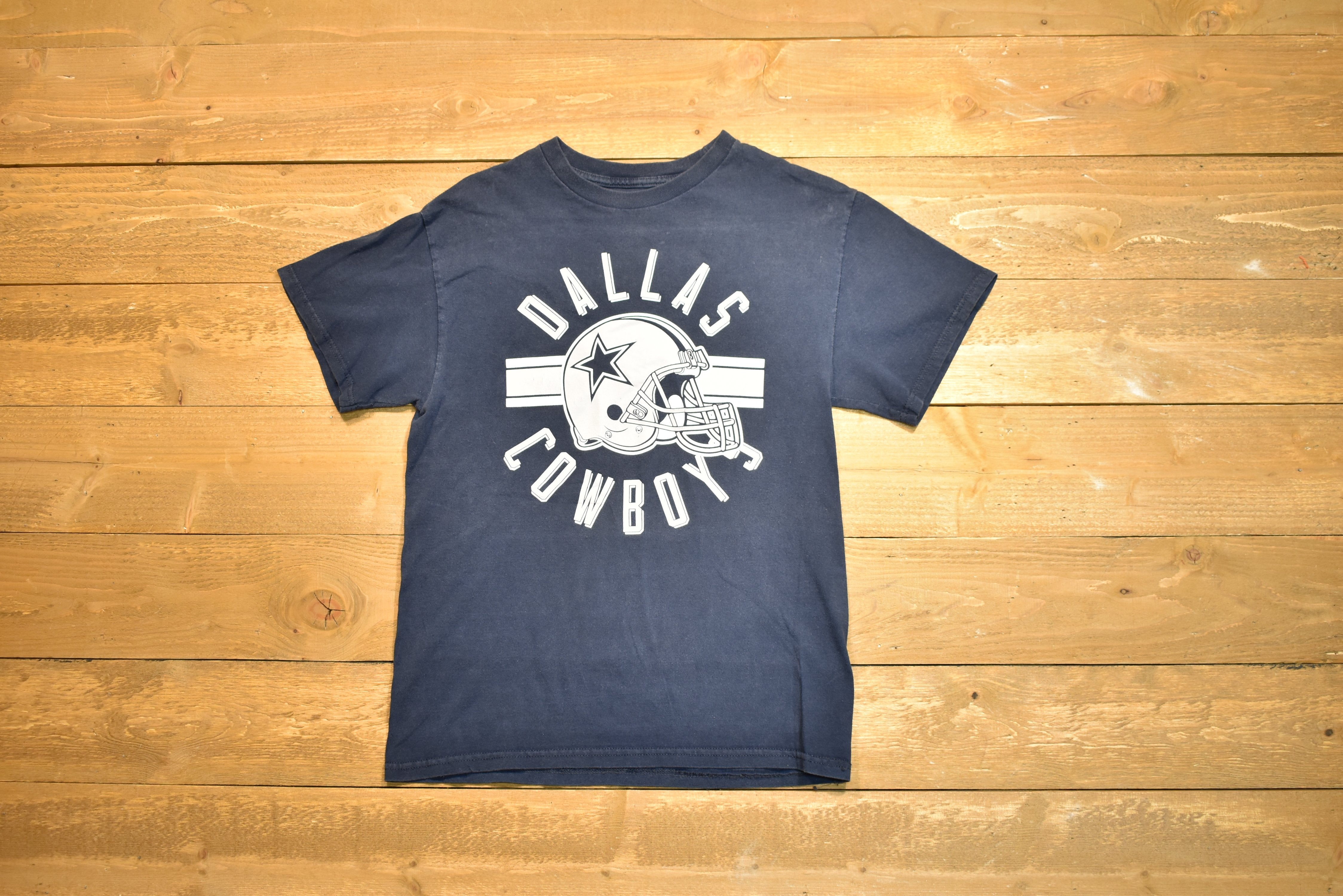 Dallas Cowboys medium T-shirt NFL football used team apparel