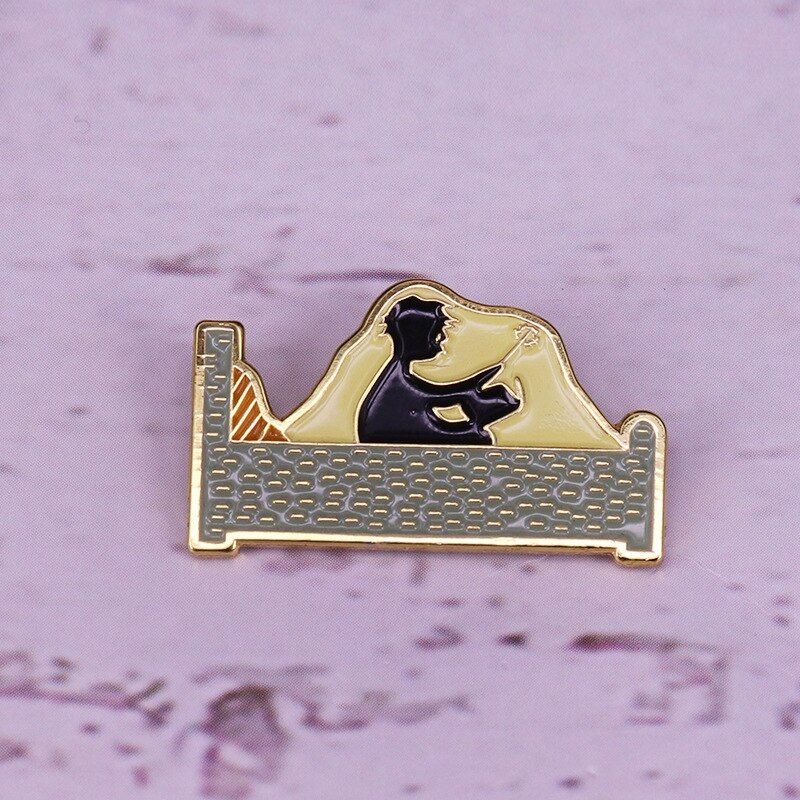 Fluorescent flashing magic brooch magic movie badge