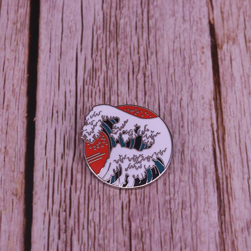 Kanagawa surfing brooch Japanese painter art painting inspiration badge