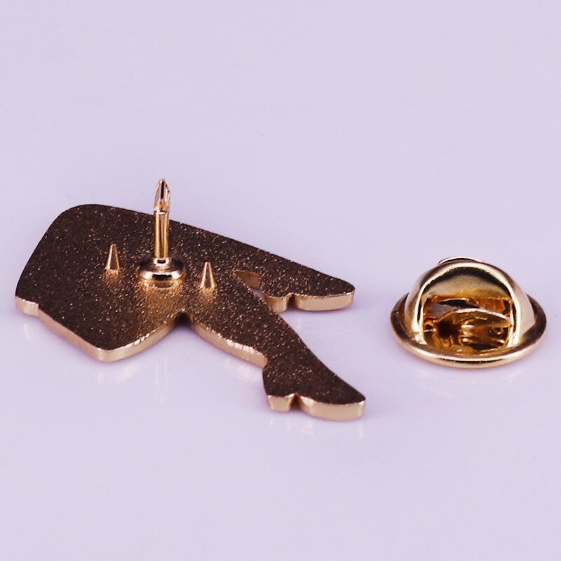 Beautiful fishnet leg brooch