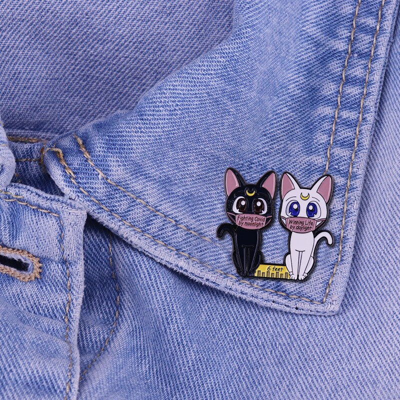 Black Cat Luna and White Cat Artemis Brooch Cute Cat Wearing Mask Reminder Badge