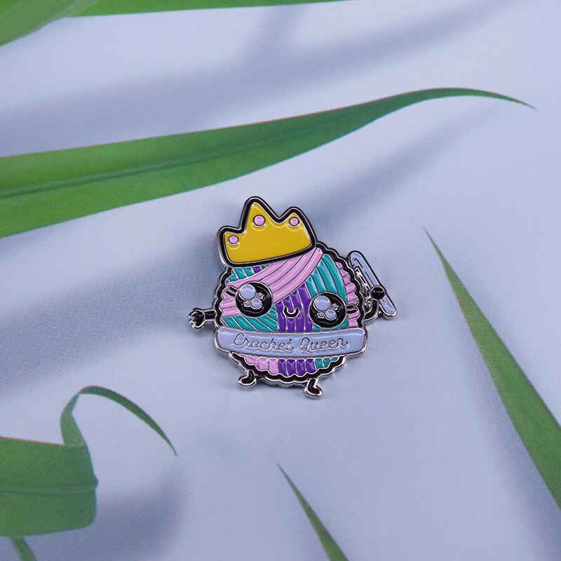 Cute Crochet Queen Brooch Creative Pastel Yarn Ball Badge Knitting Lovers Accessories