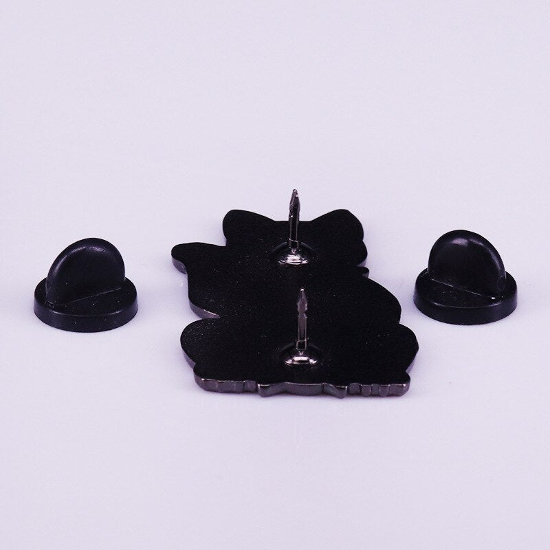 Cute lucky cat brooch skull and flower badge