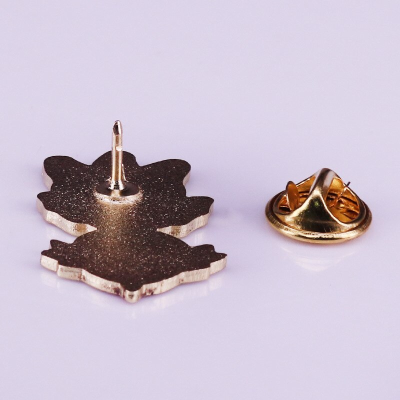 Schluter Farm Beet Vegetarian Brooch Carrot Badge American Drama Office Fan Lovers Accessories Pin