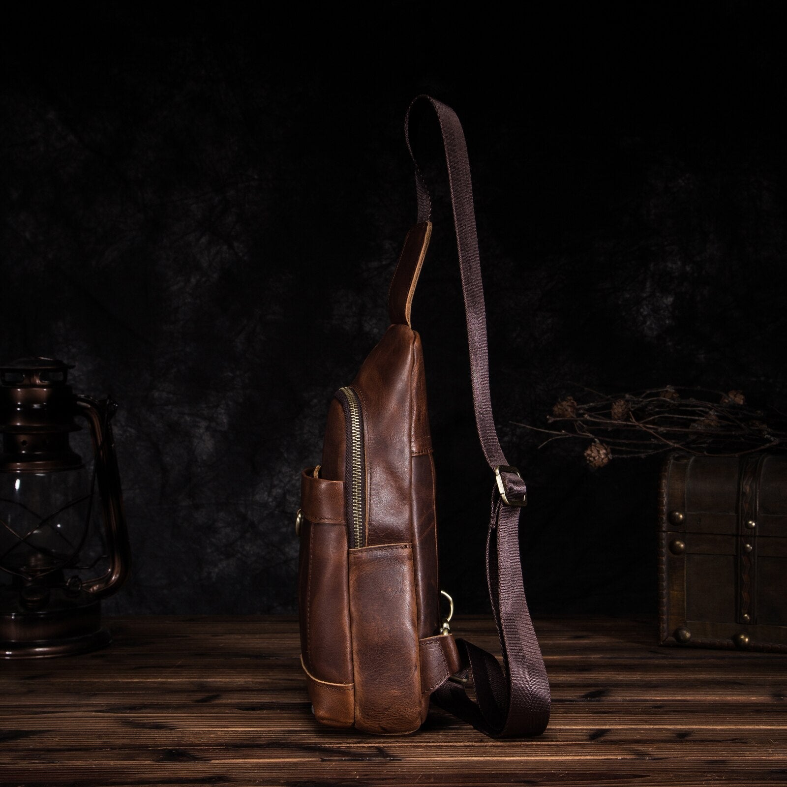 Le'aokuu Men Real Leather Casual Chest Bag Sling Bag Design One Shoulder Bag Crossbody Bag Daypack For Male 8016d