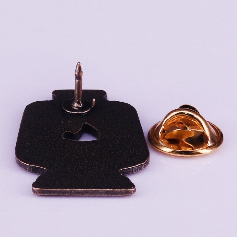 Retro Camping Oil Lamp Brooch Travel Adventure Lovers Badge