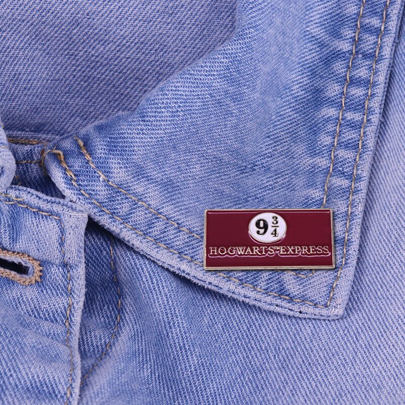 Magic station logo brooch fantasy novel fan accessory badge