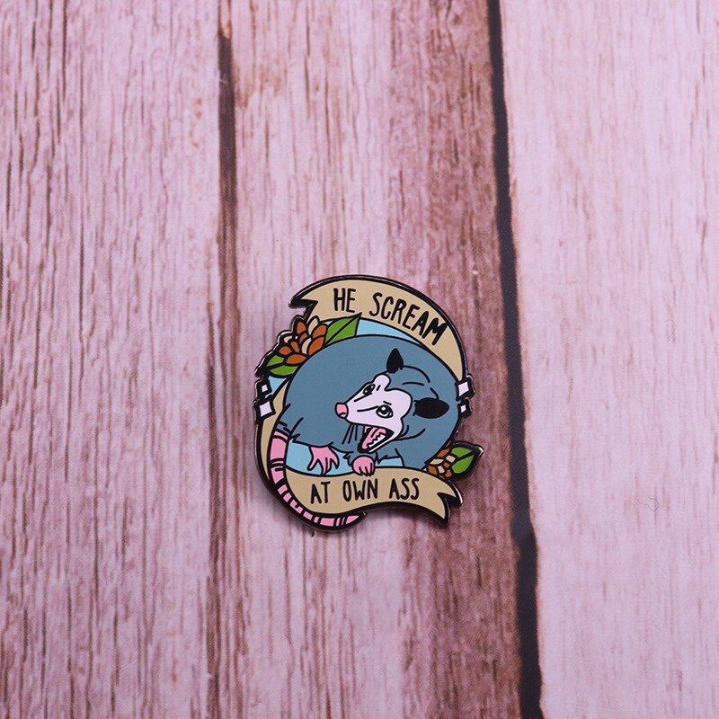 Screaming Gallant Mouse Brooch Cute Pastel Flower Badge Cartoon Animal Ornament