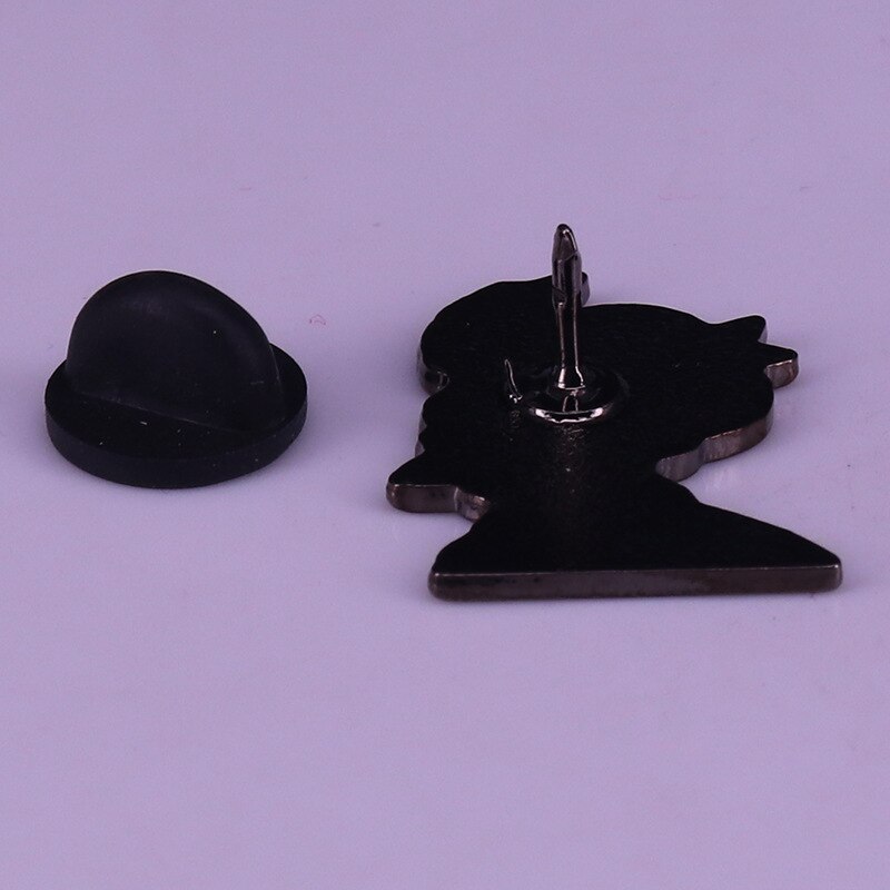 Anime character Frye brooch American comedy comics fly out of the future badge