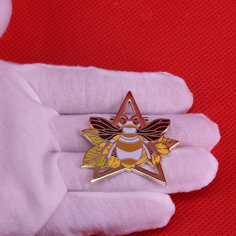 Bee brooch cute cartoon hardworking small animal badge