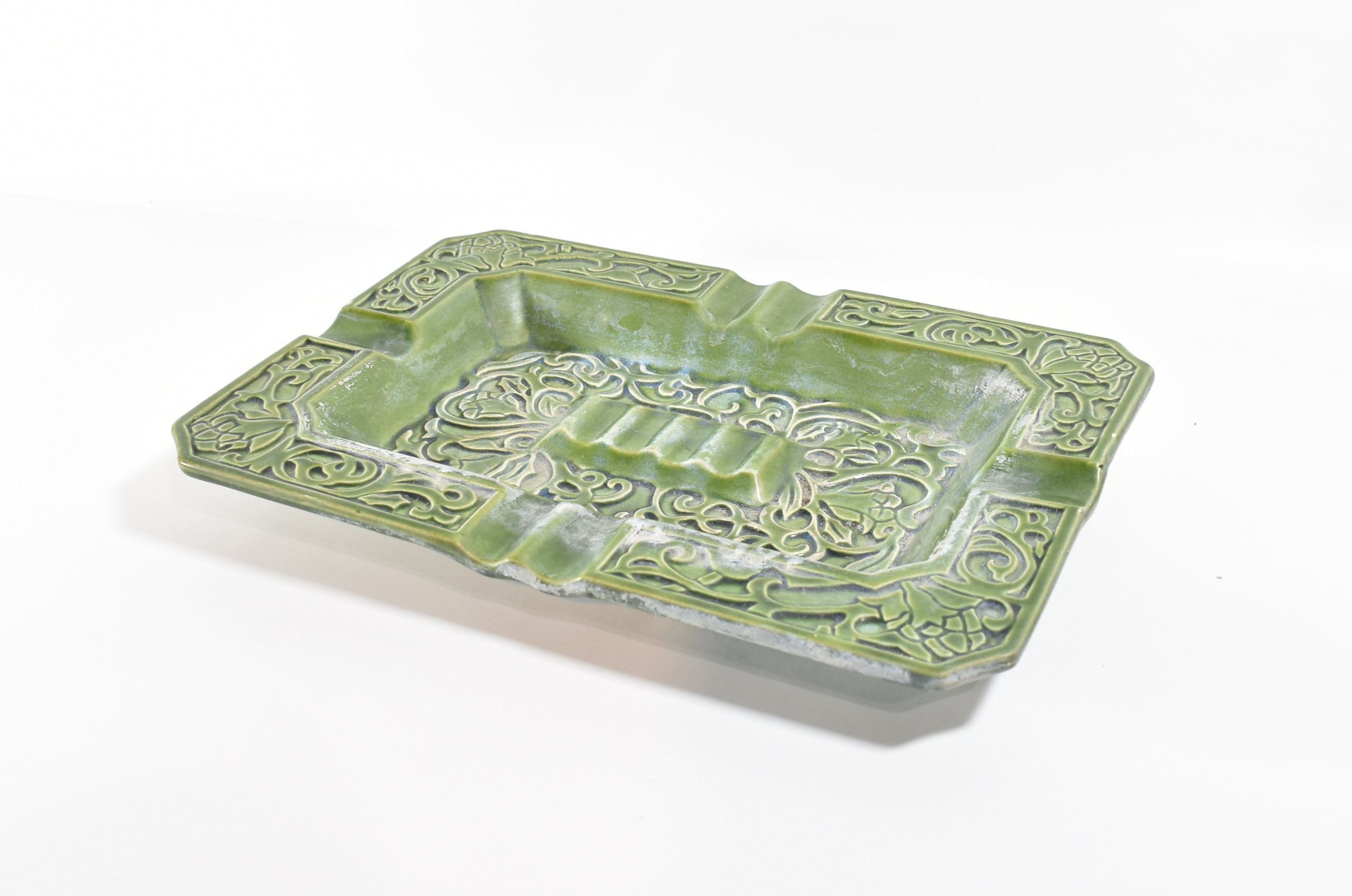Ash tray Large Japan Made Ash tray used 10 x 7 Leaf green
