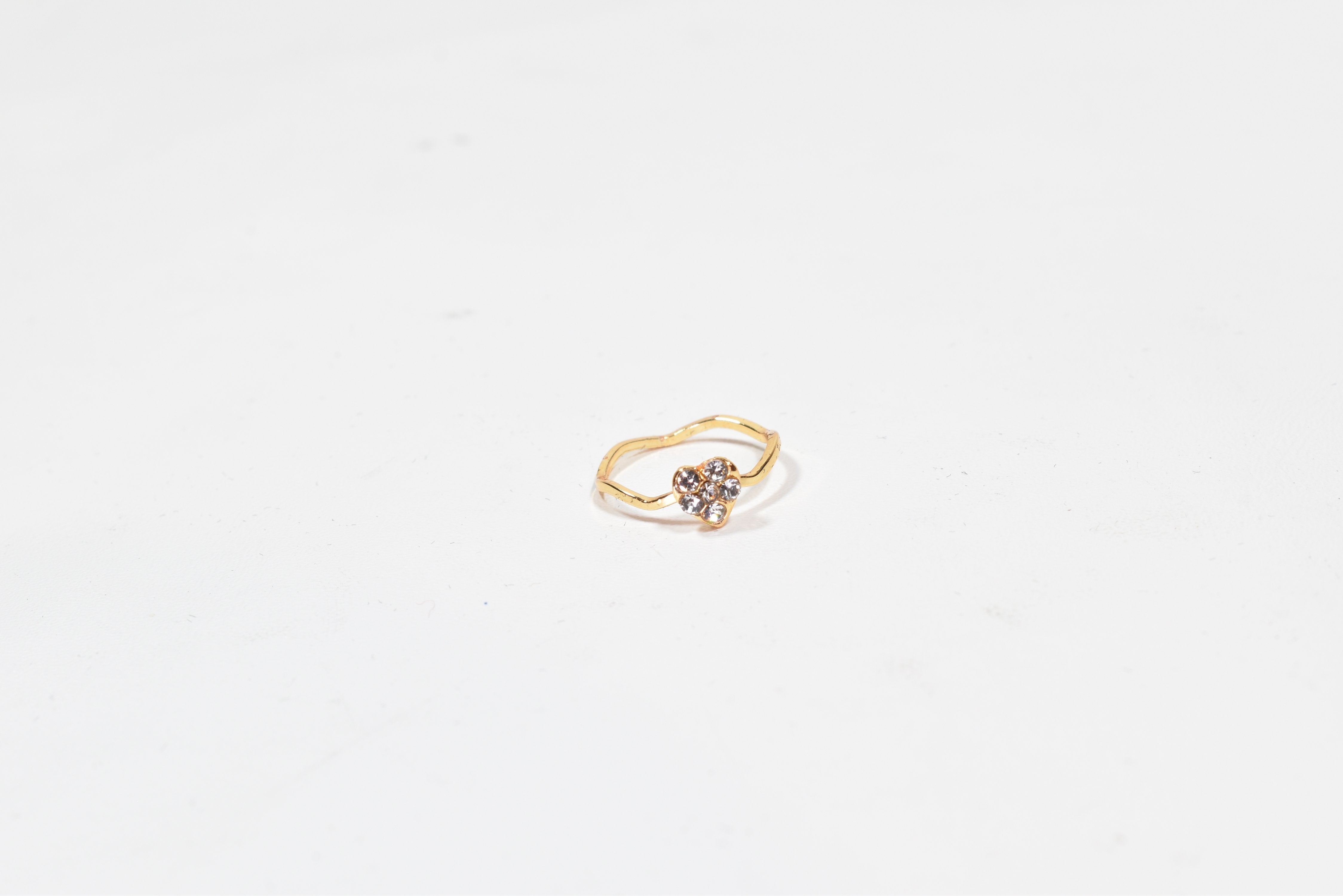 US. Size 3 half Gold band Diamond 6 cluster diamond ring Flashy Used -00023