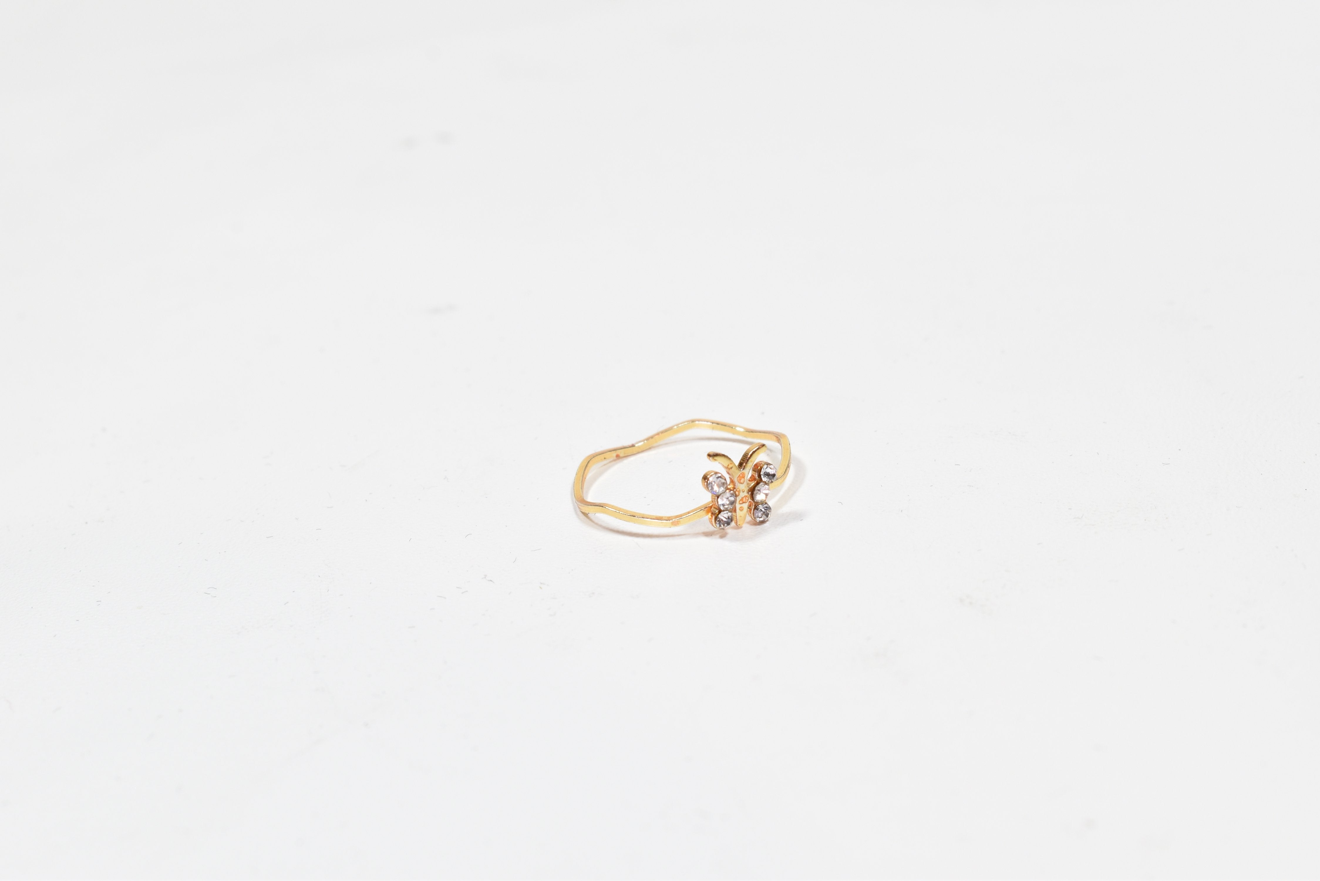 Size 7 Butterfly Crystal 6 Stone ring gold band used -00041