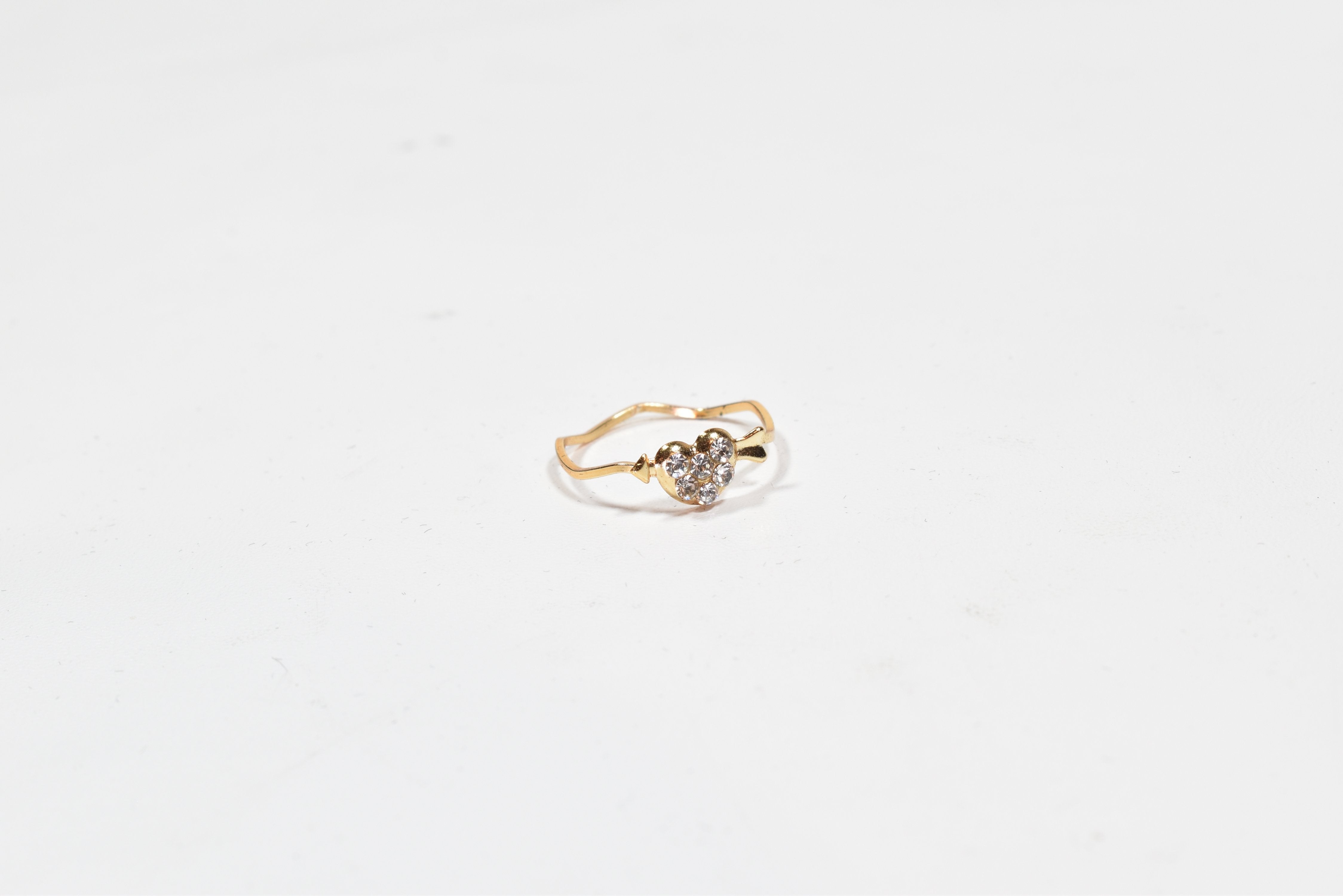 Size 7 gold band ring Heart and arrow Crystal stones used -00058